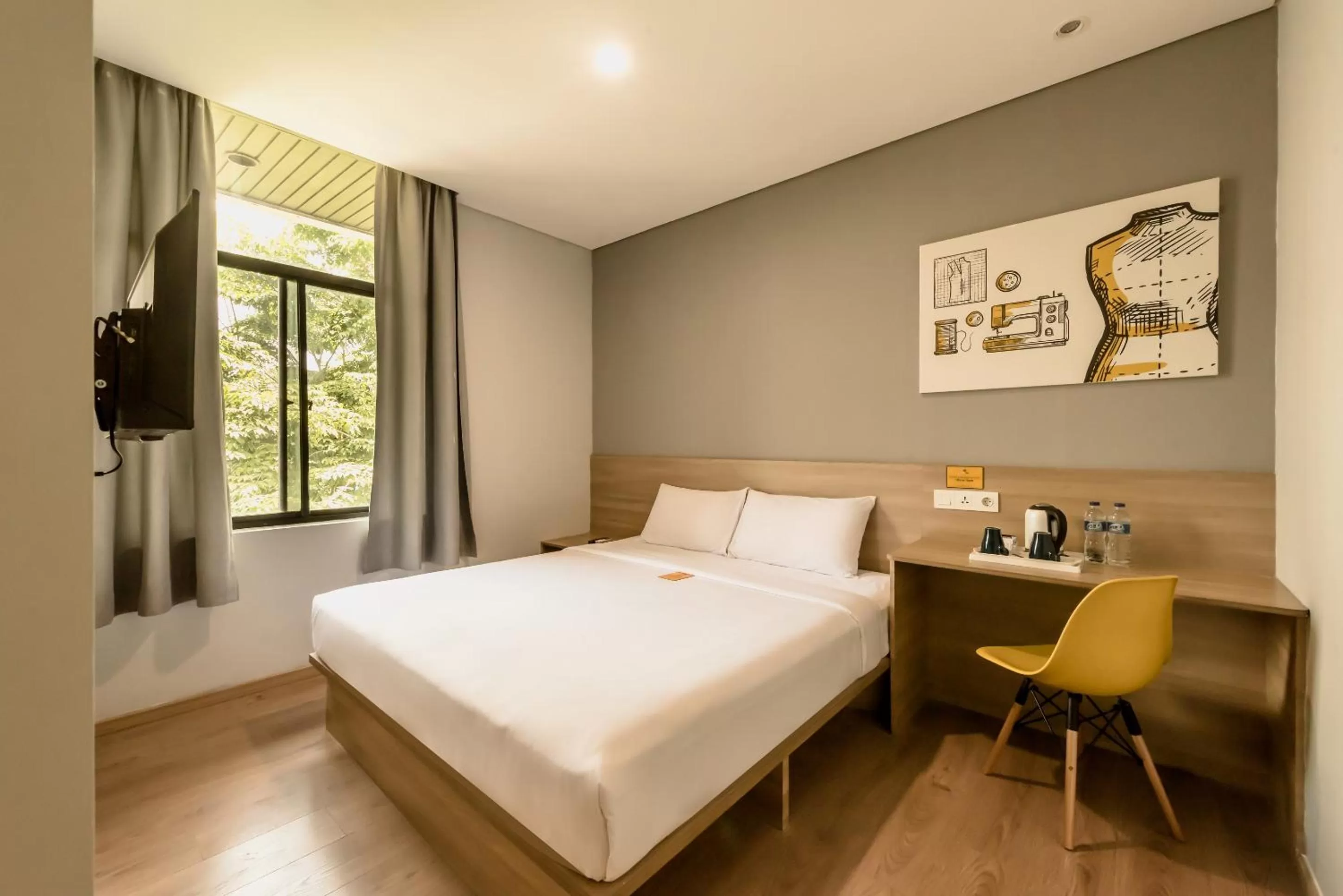 Bed in Yellow Bee Tanah Abang
