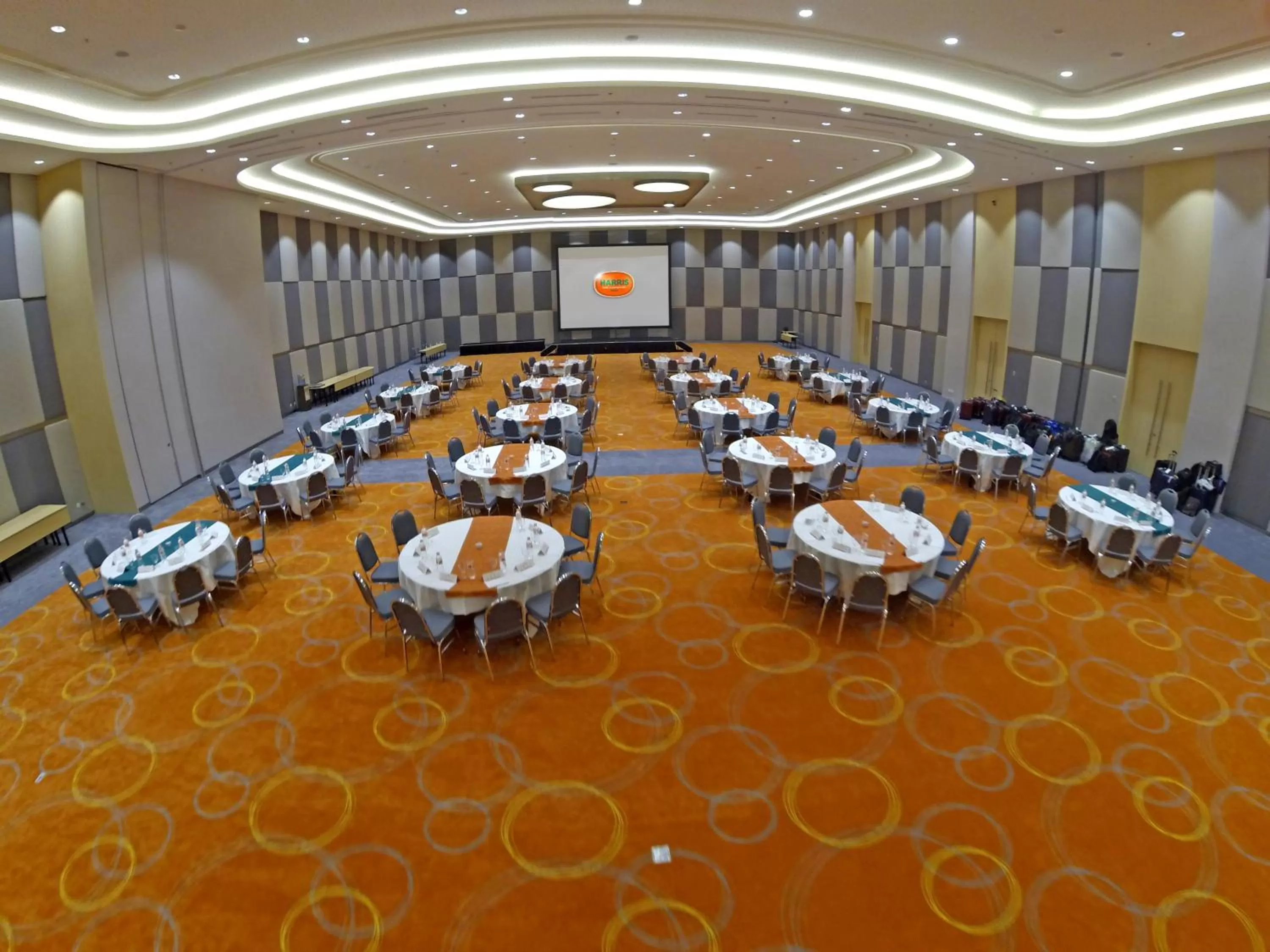 Banquet/Function facilities in HARRIS Hotel & Conventions Bekasi