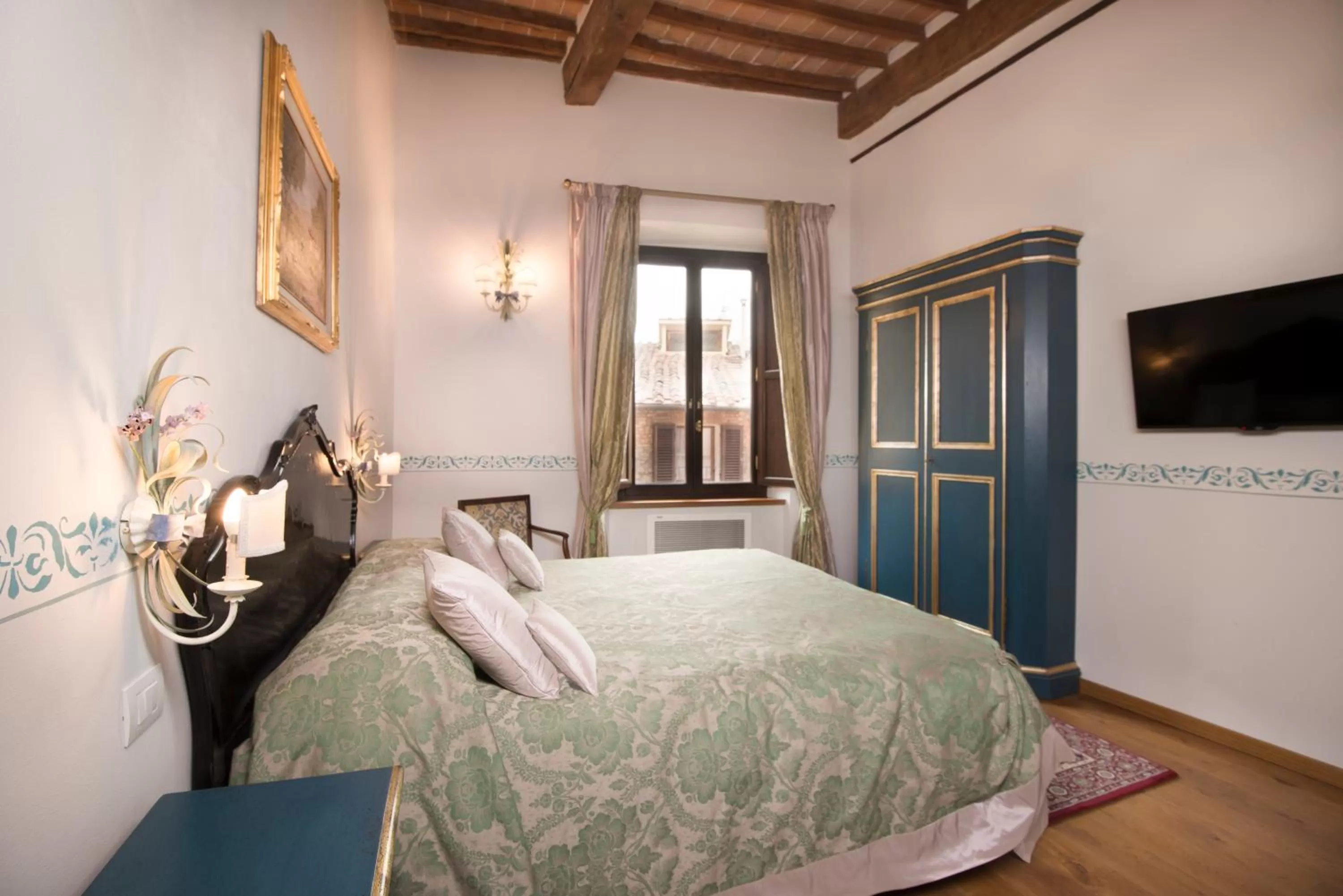 Bed in Palazzo Pacini