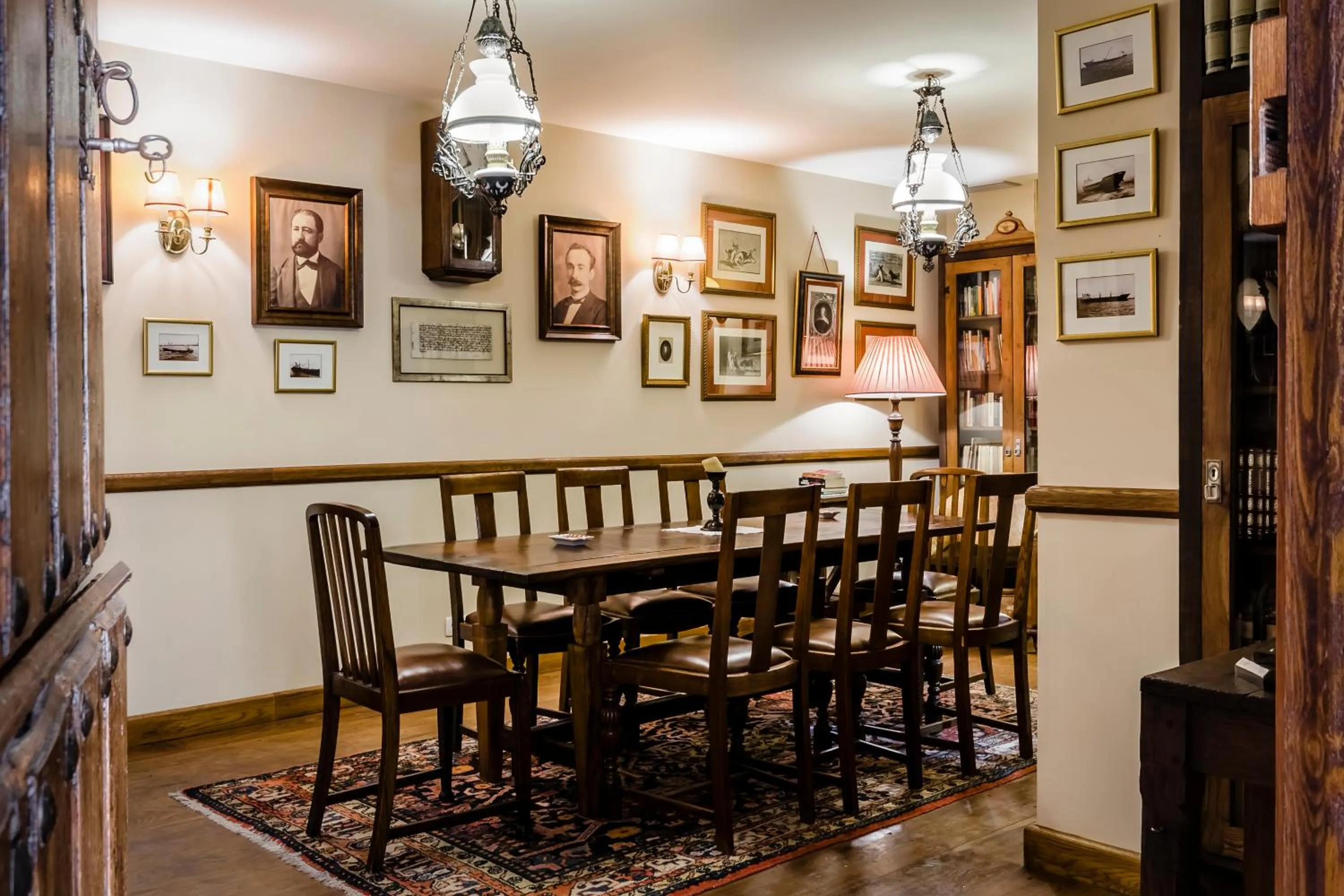 Restaurant/places to eat in YIT Vereda Real