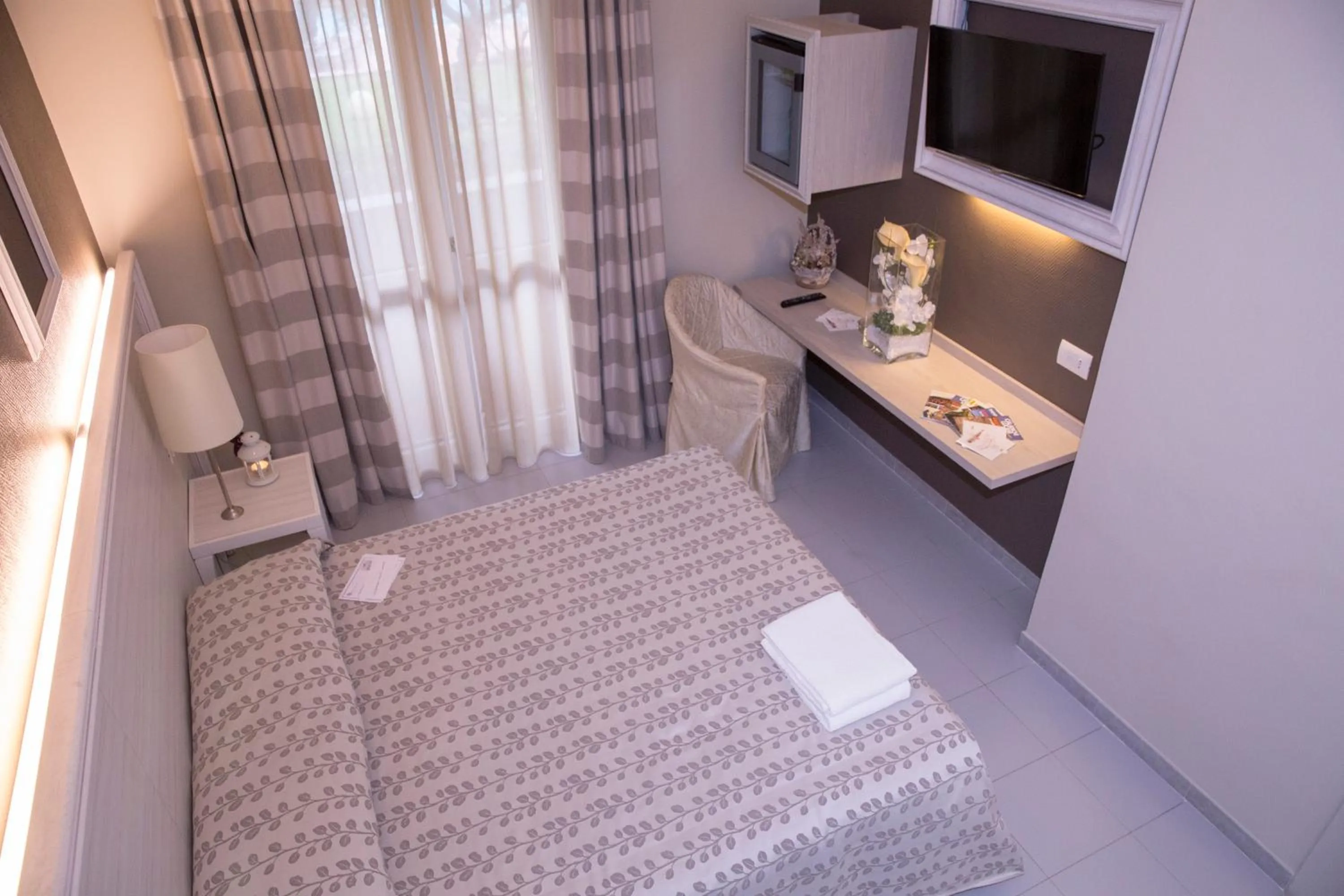 Bedroom, Bed in Hotel Degli Ulivi