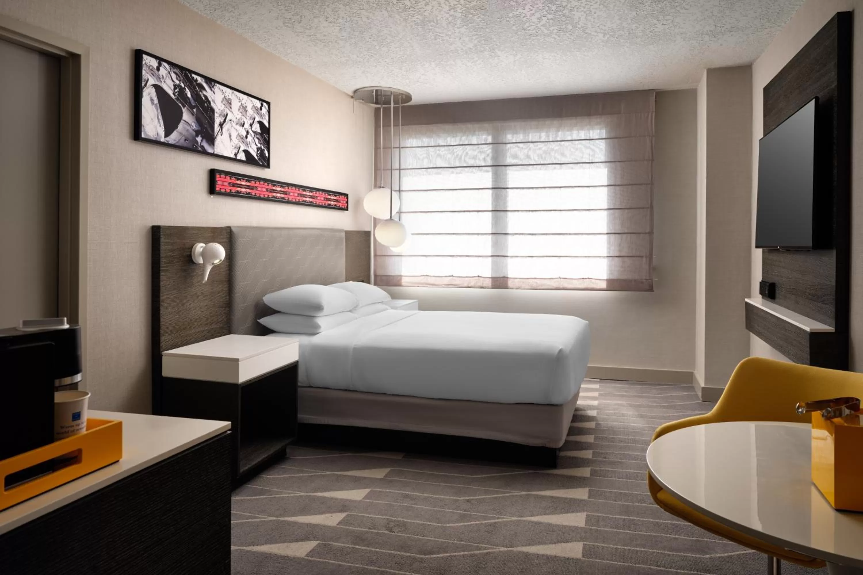 Bed in Hyatt Regency Los Angeles International Airport