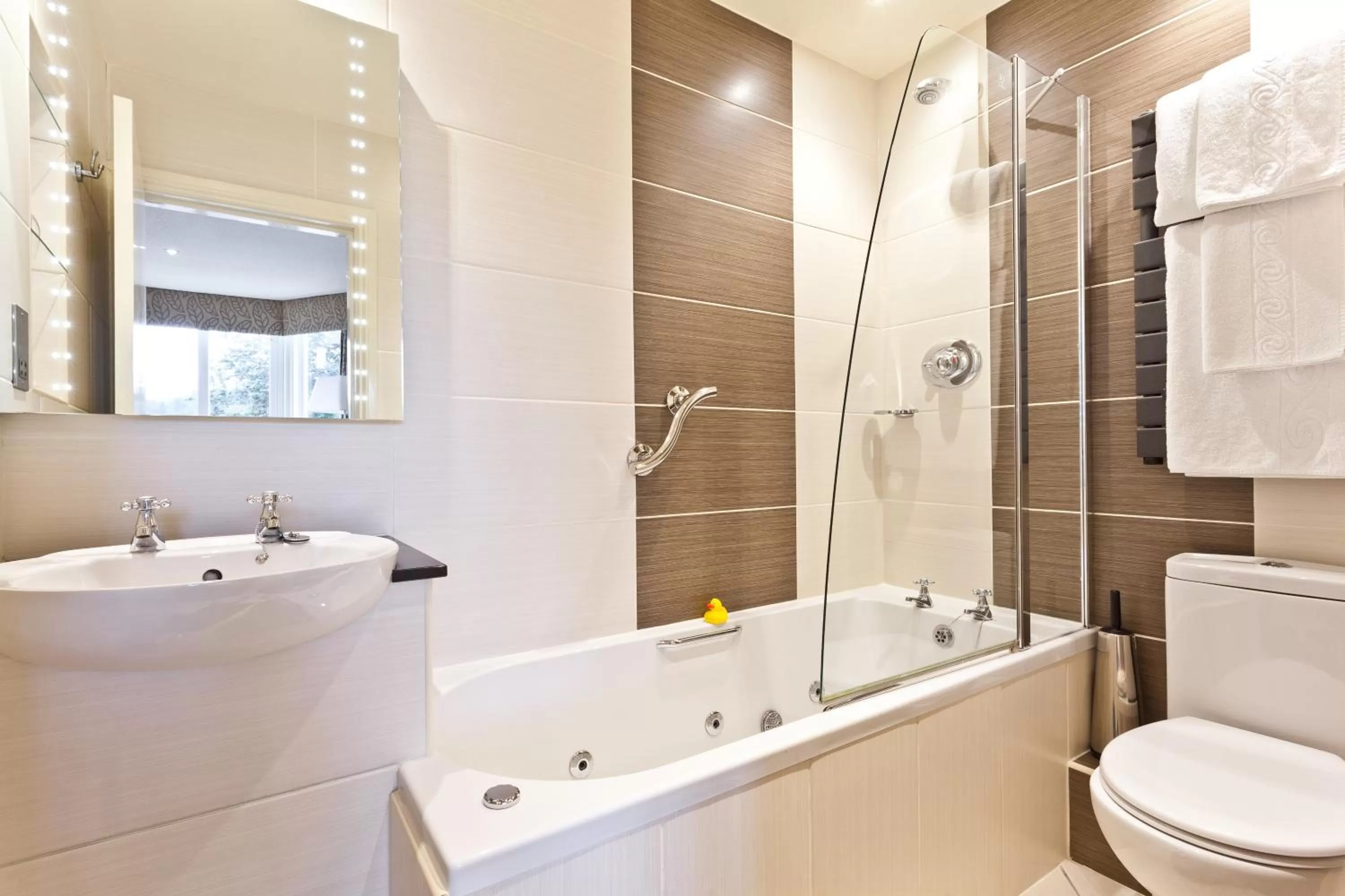 Bathroom in Ambleside Salutation Hotel & Spa