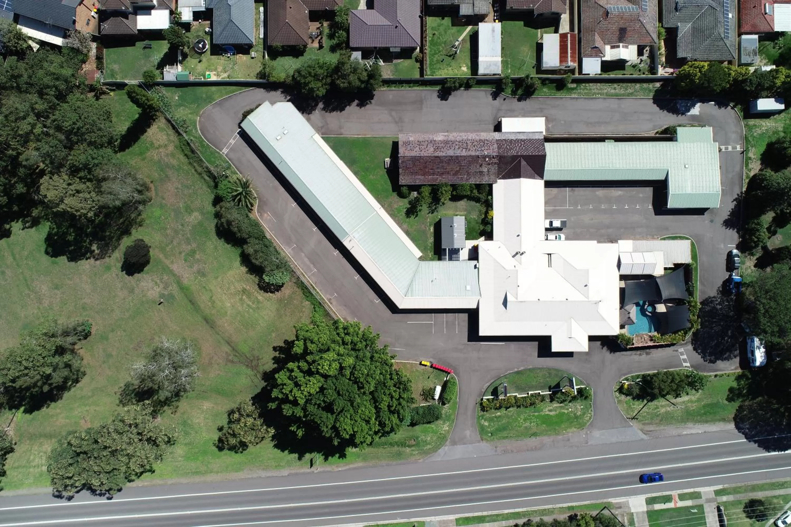 Bird's eye view in Sleepy Hill Motor Inn