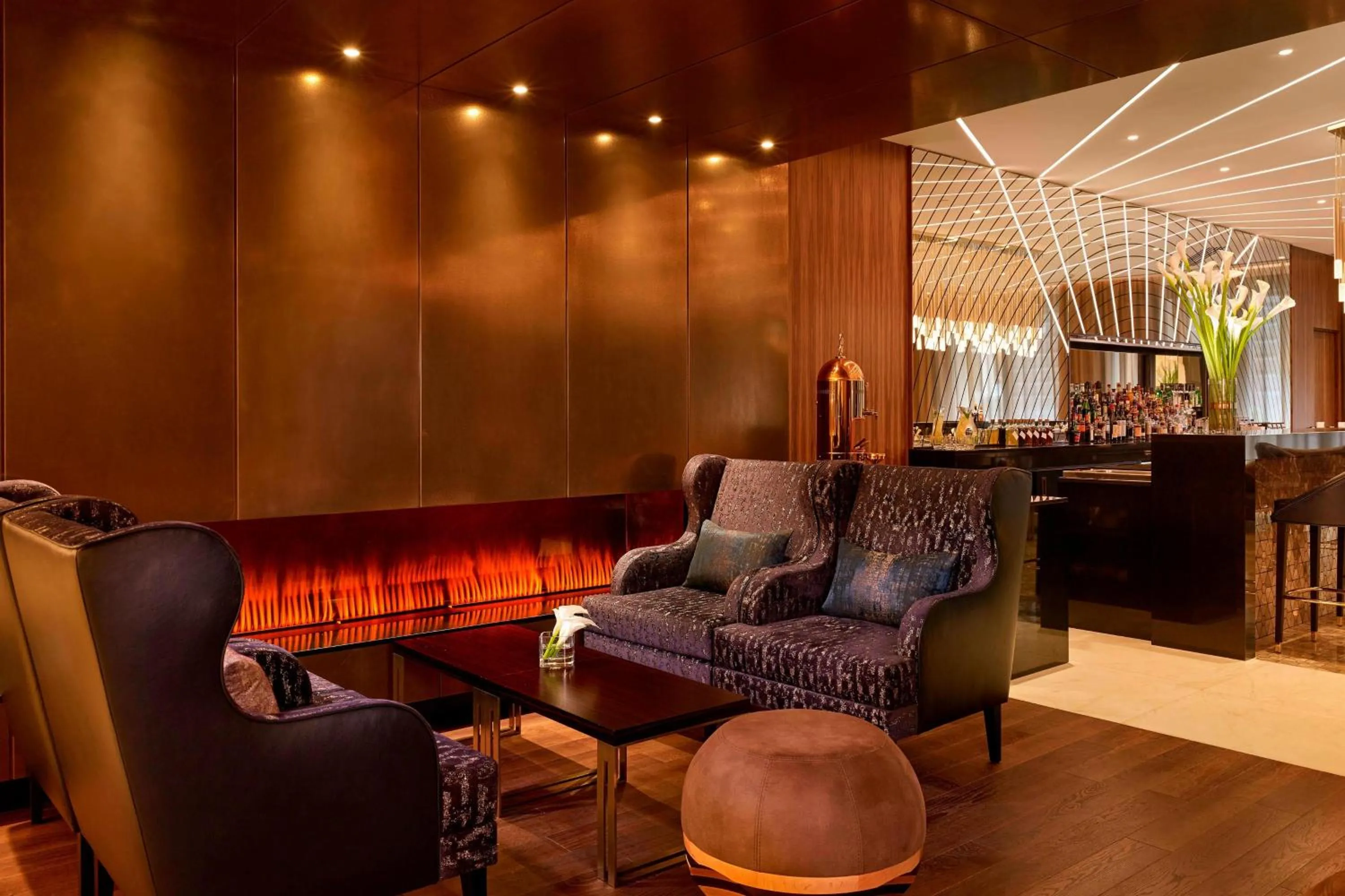 Lounge or bar in The Alexander, a Luxury Collection Hotel, Yerevan