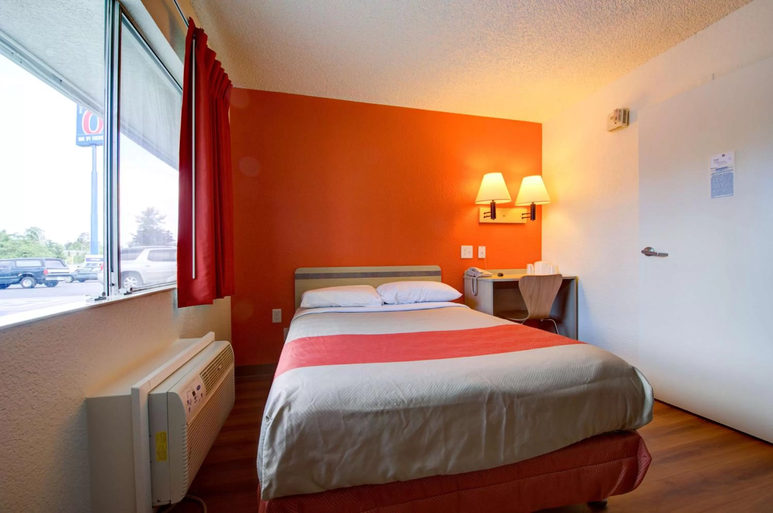 Other, Bed in Motel 6-Seattle, WA - Airport