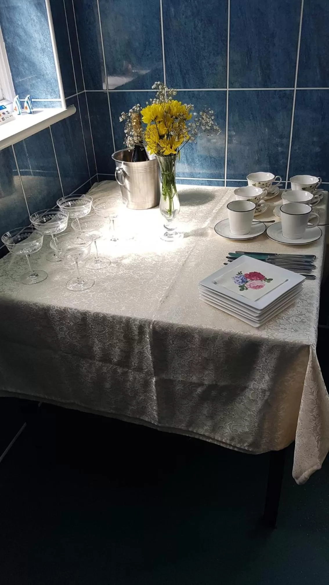 Igguldene Retreat with Jacuzzi