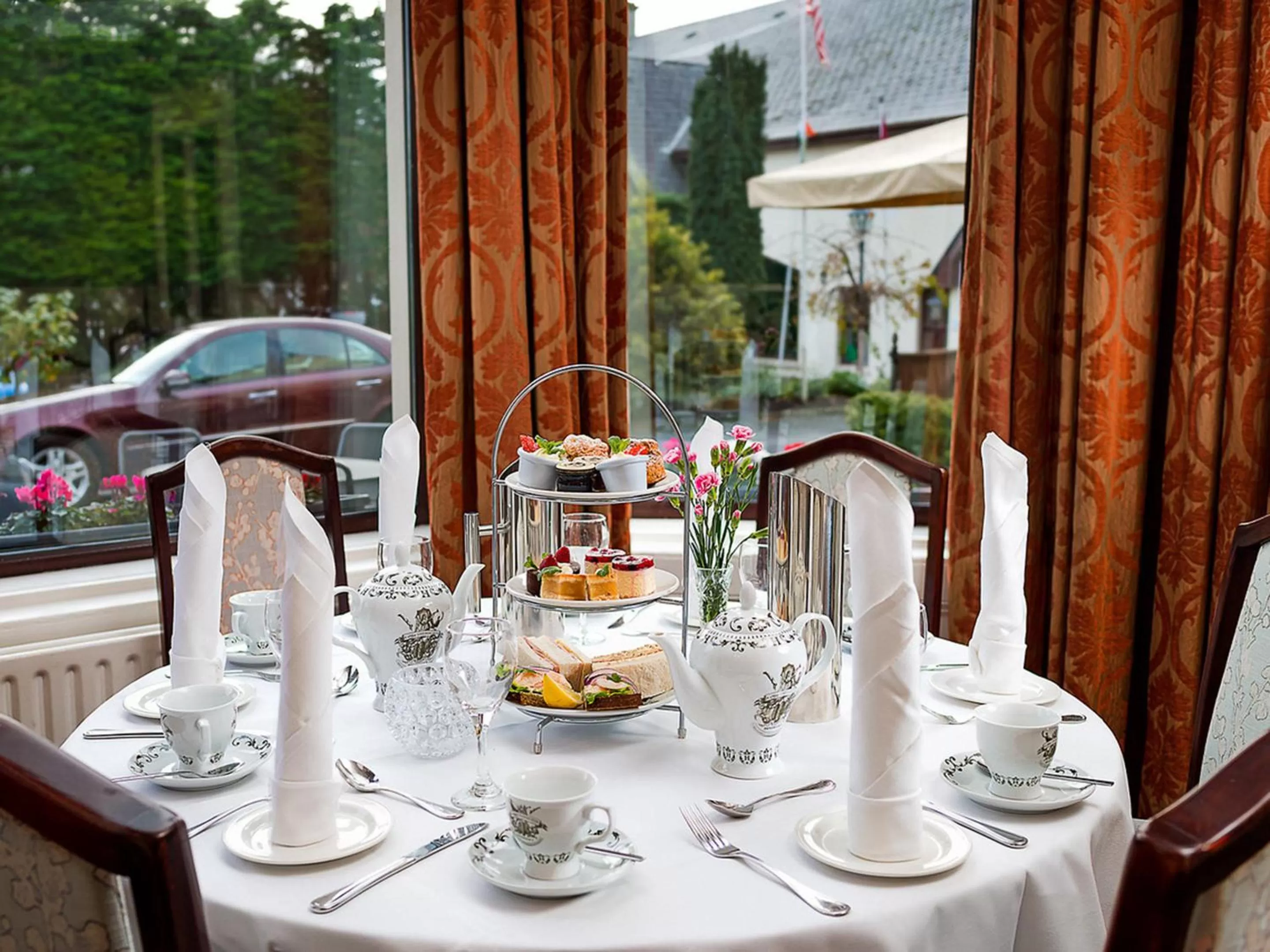 Restaurant/places to eat in Oranmore Lodge Hotel Conference And Leisure Centre Galway