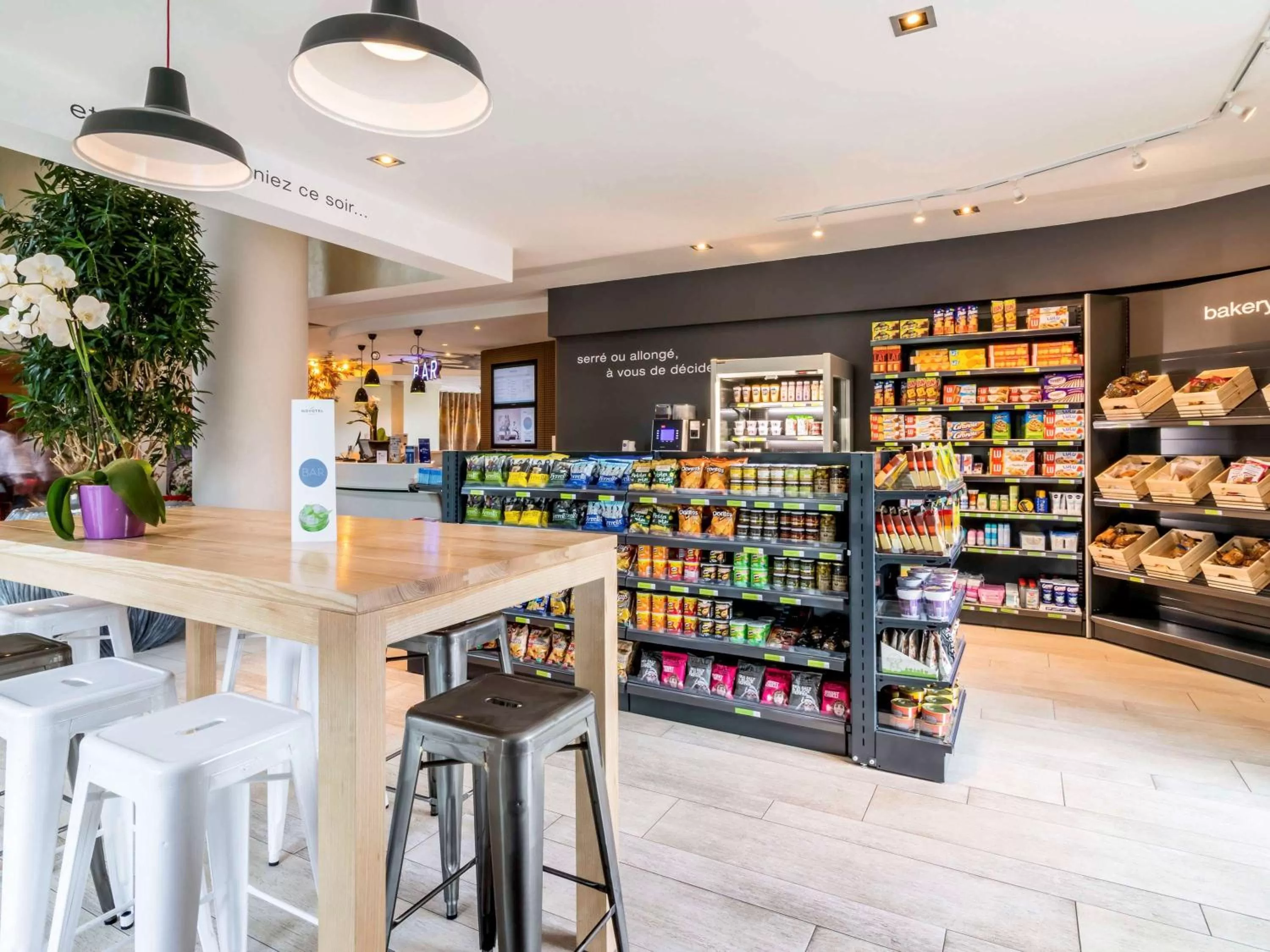 Restaurant/places to eat in Novotel Suites Paris Issy Les Moulineaux