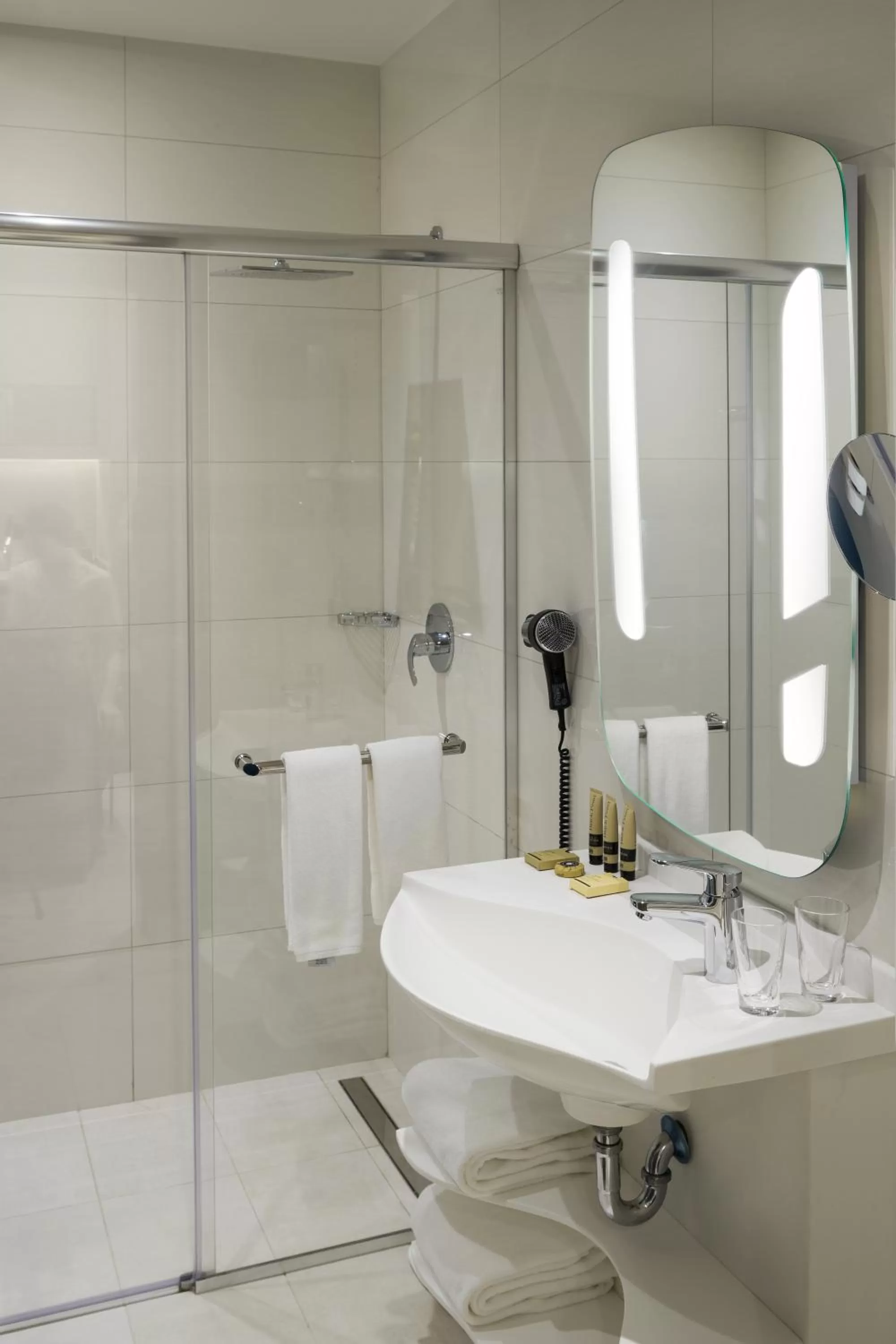 Bathroom in Adagio Aparthotel Jeddah Malik Road
