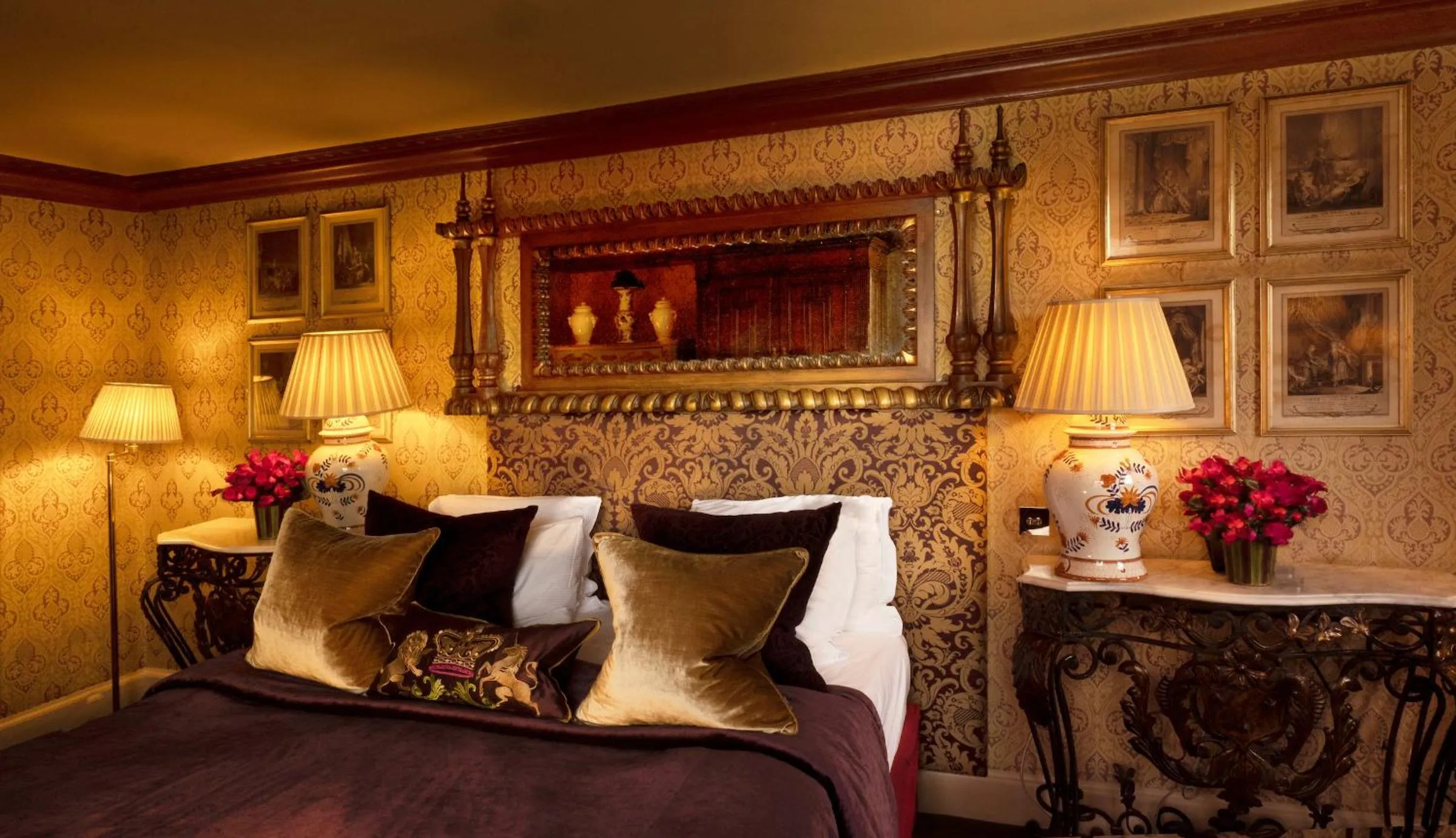 Bed in Prestonfield House