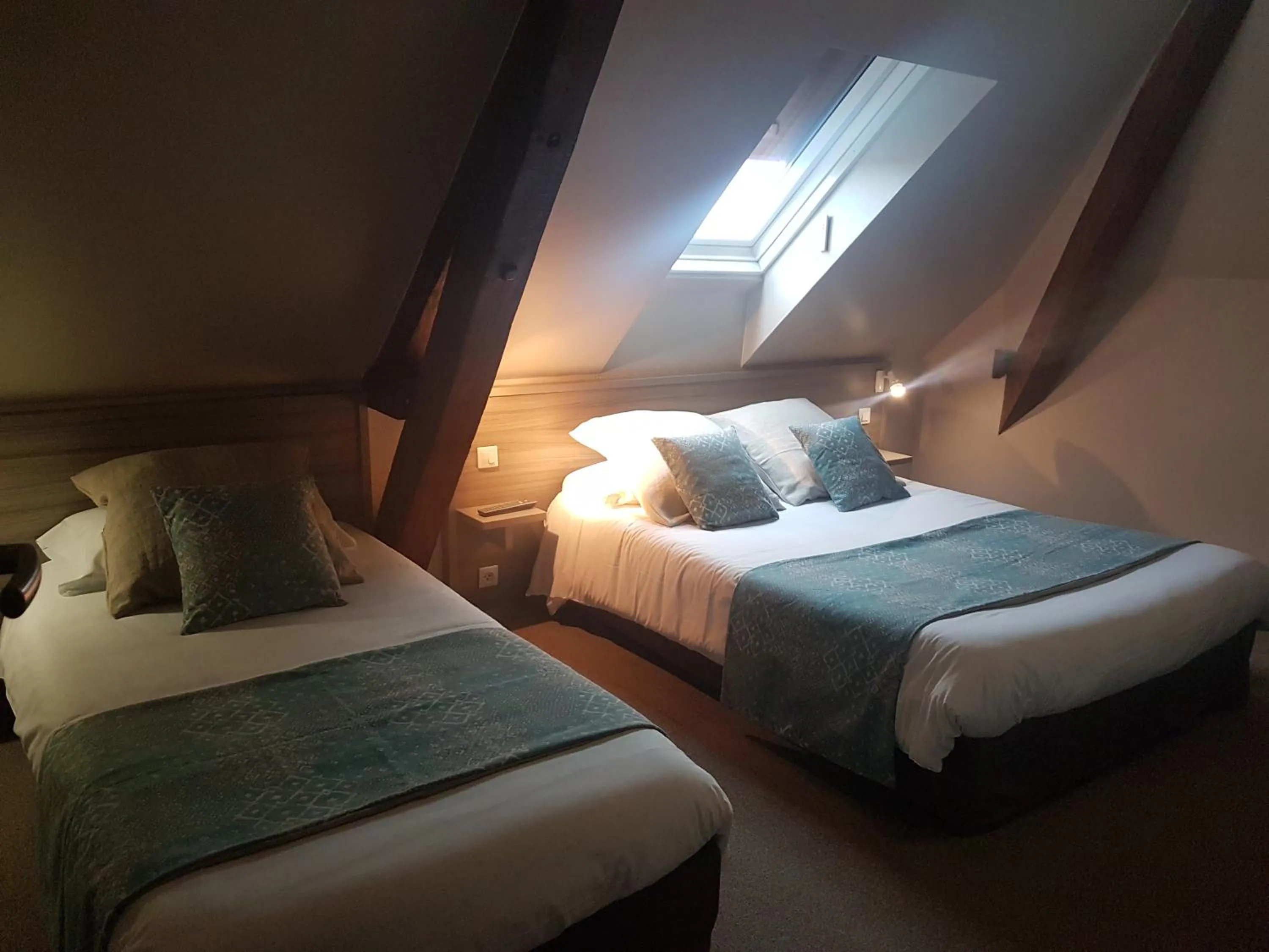 Bedroom, Bed in Hotel Henri IV