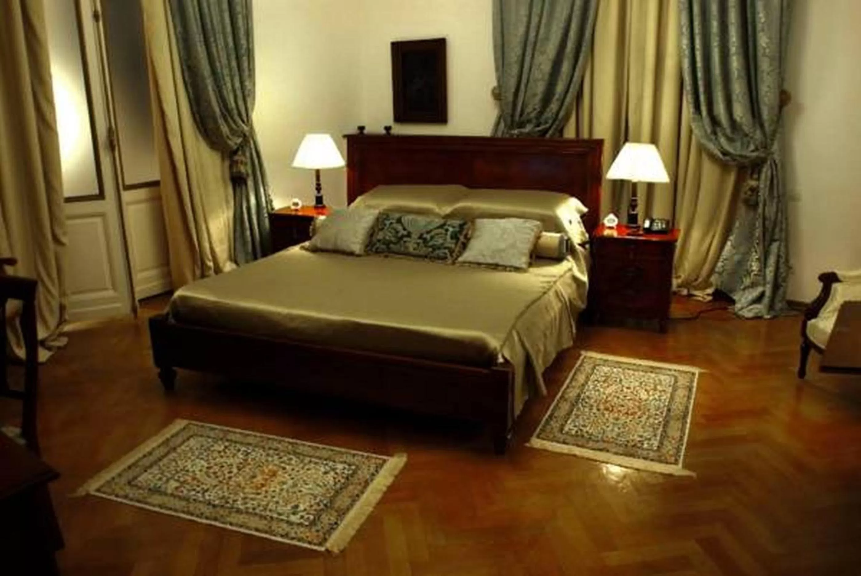 Grand Boutique Hotel