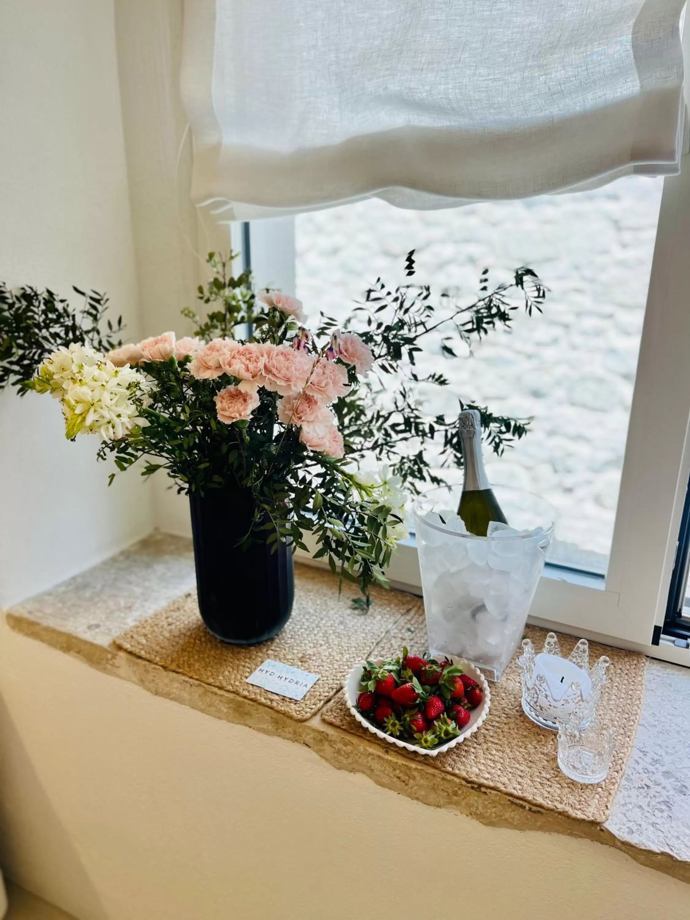 Hydria guest house art gallery