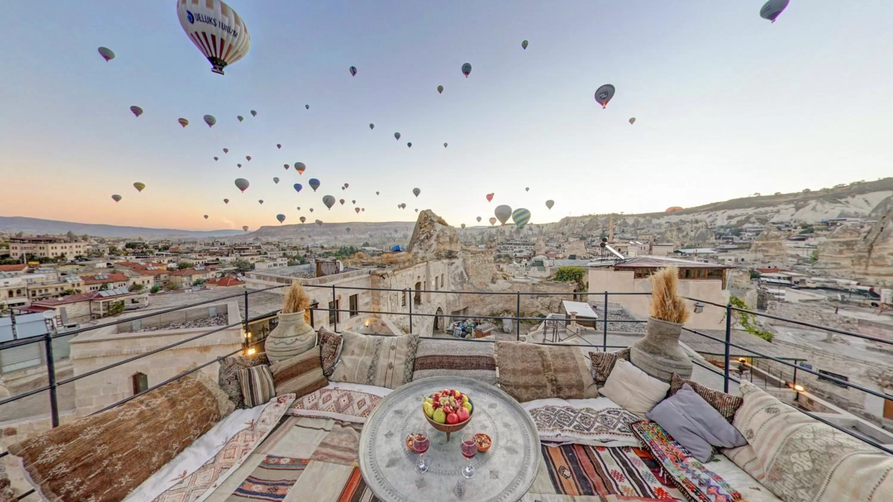 Balcony/Terrace in Chelebi Cave House