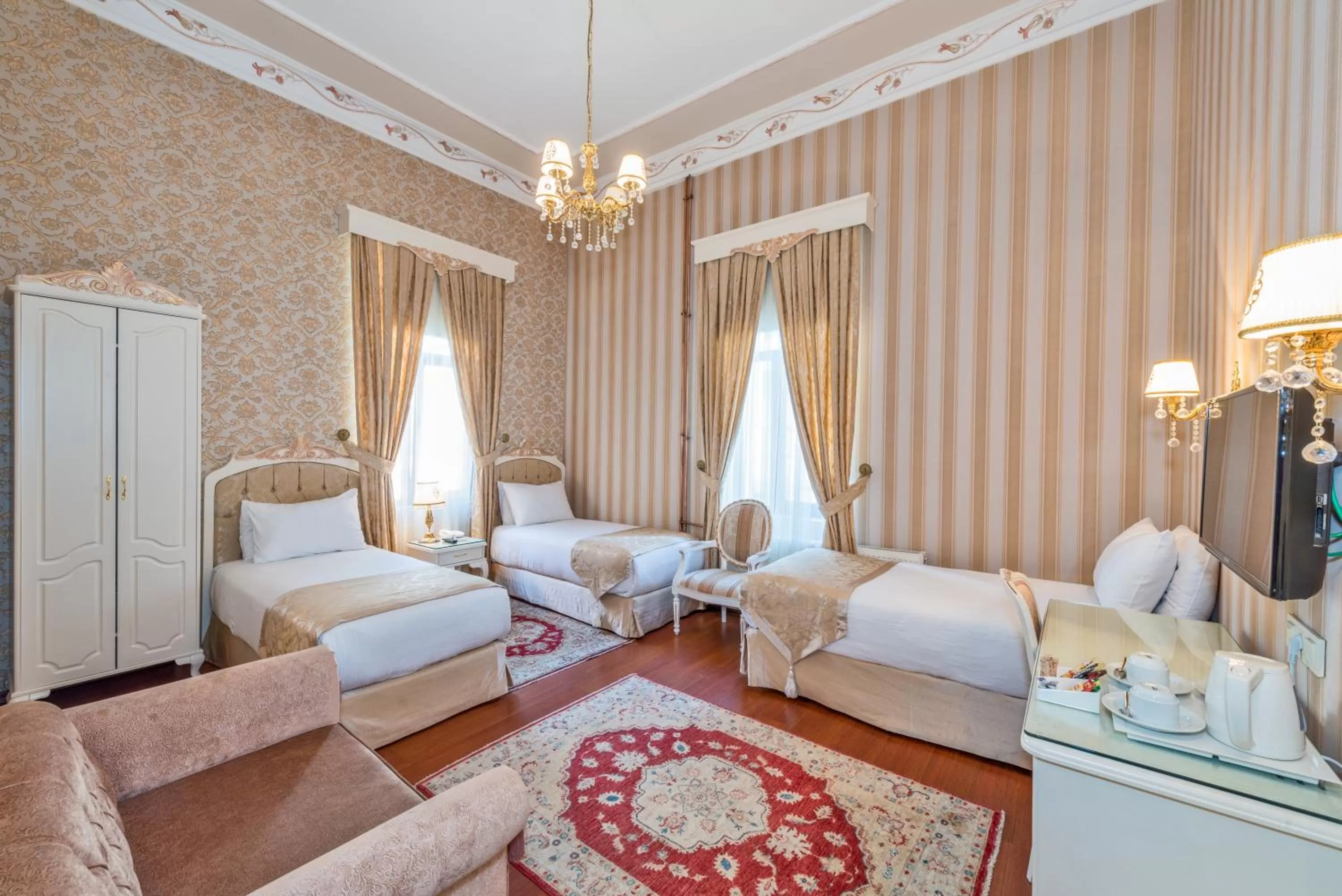 Photo of the whole room, Bed in Enderun Hotel Istanbul