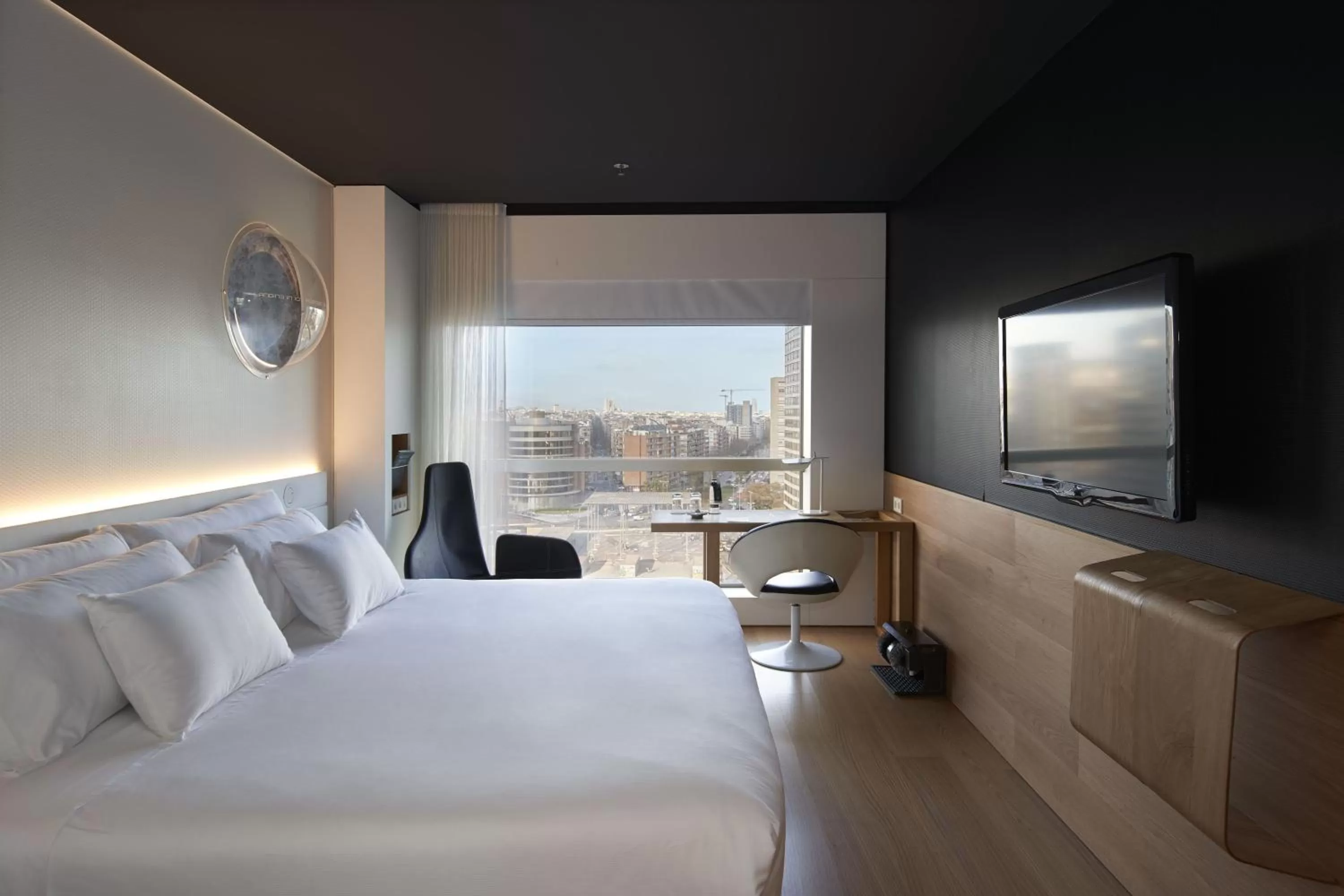 Photo of the whole room, Bed in Barceló Sants