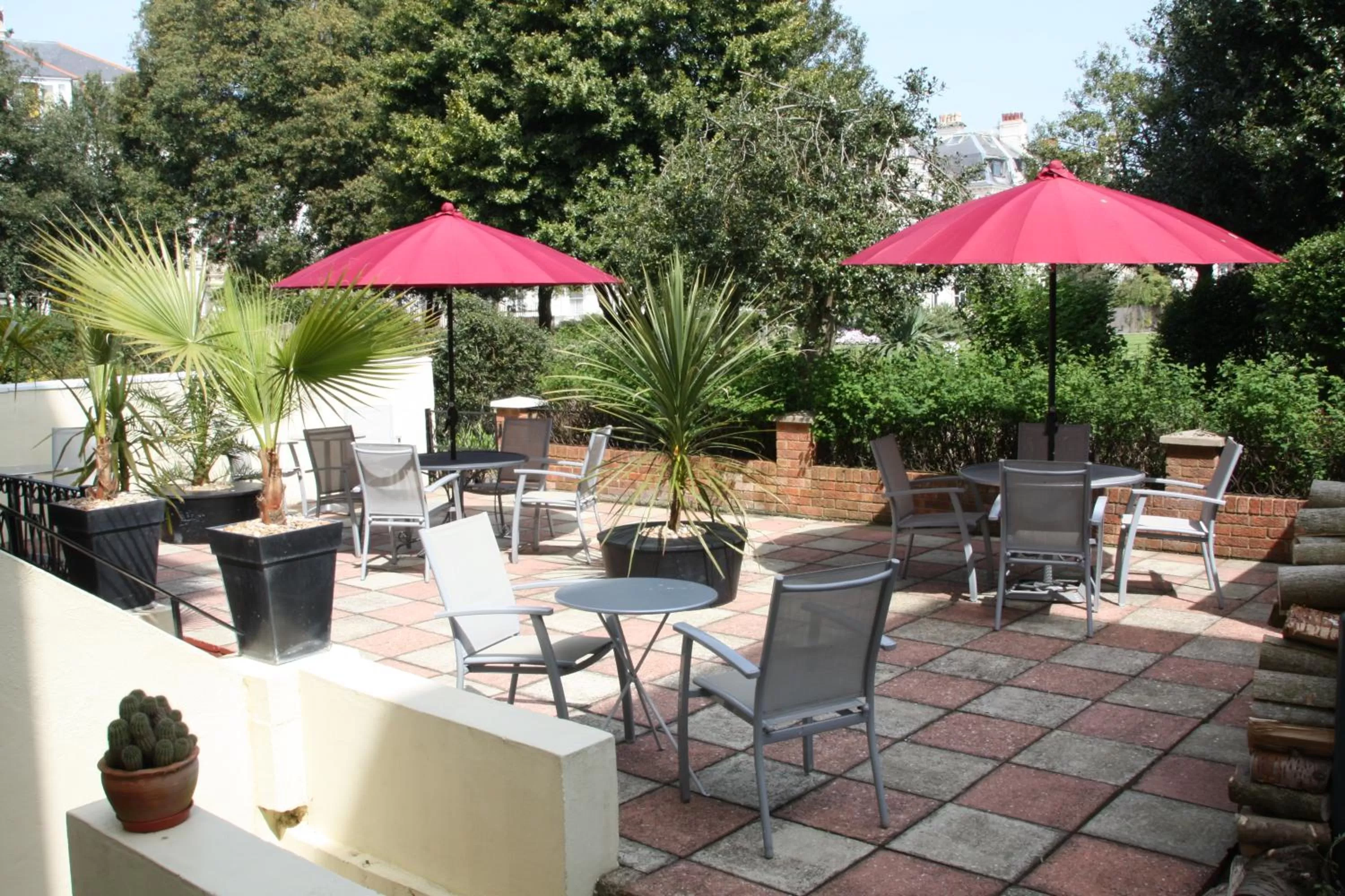 Patio, Restaurant/Places to Eat in The Relish