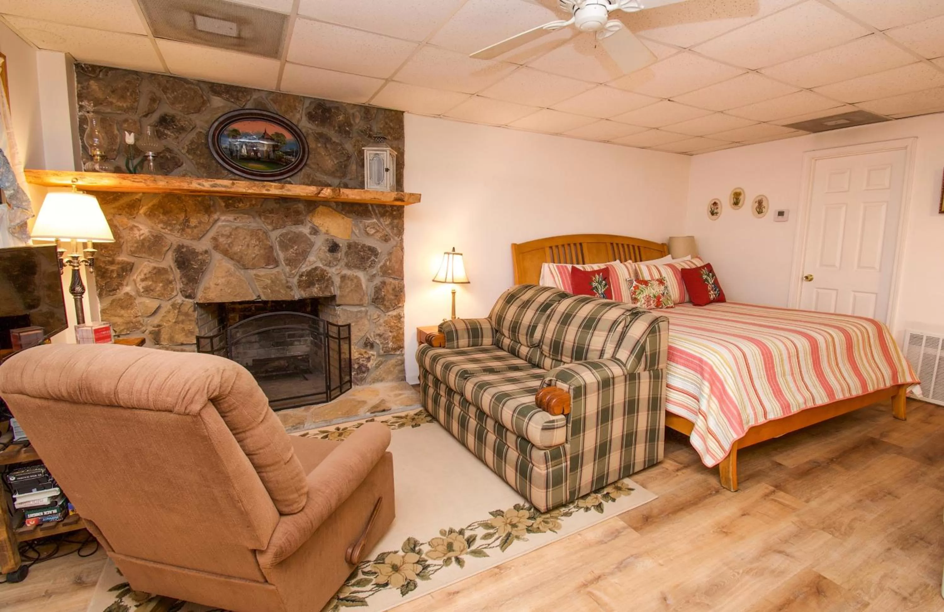 BBQ facilities, Bed in Paradise Hills, Winery Resort & Spa