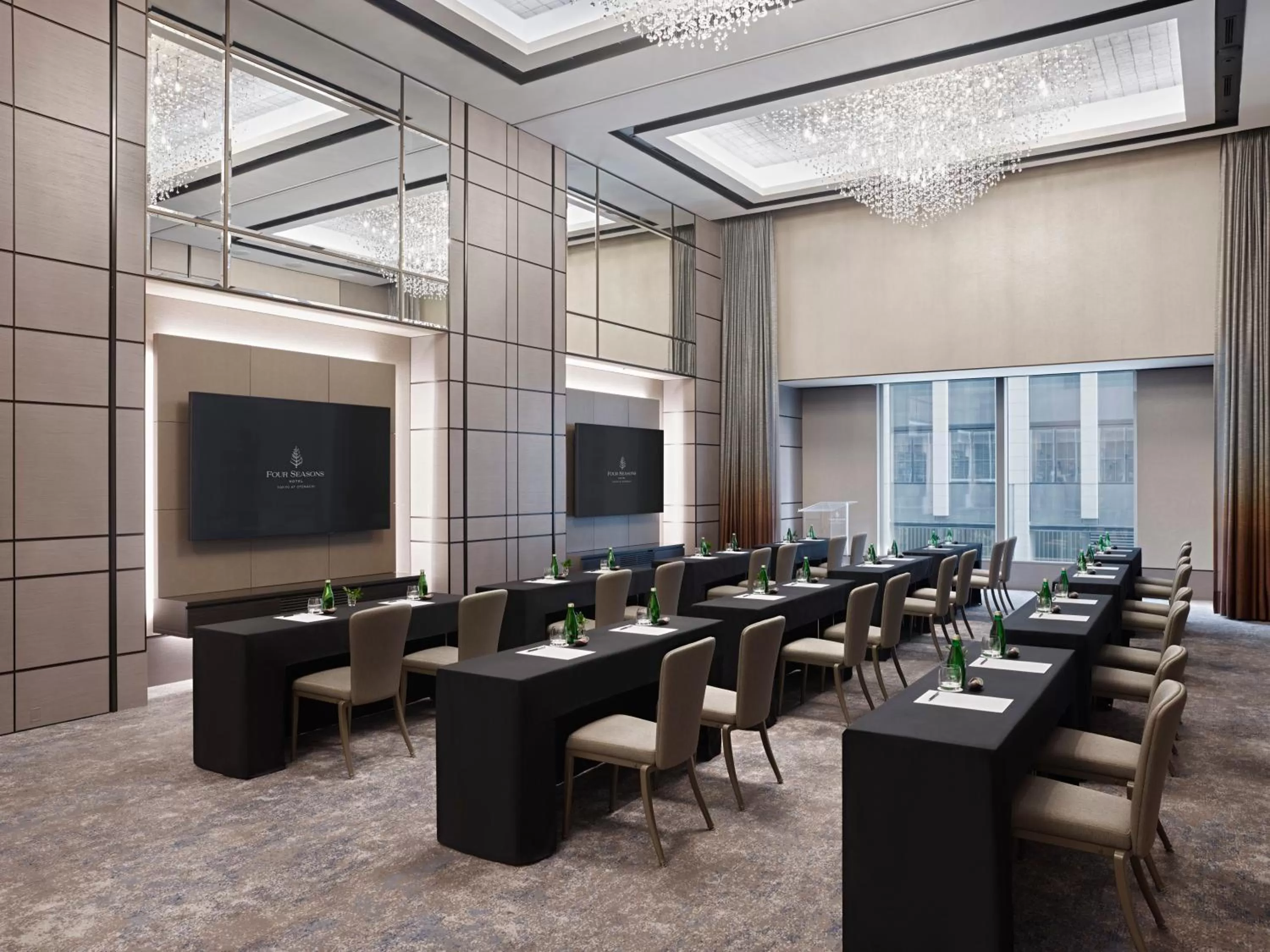 Meeting/conference room in Four Seasons Hotel Tokyo at Otemachi