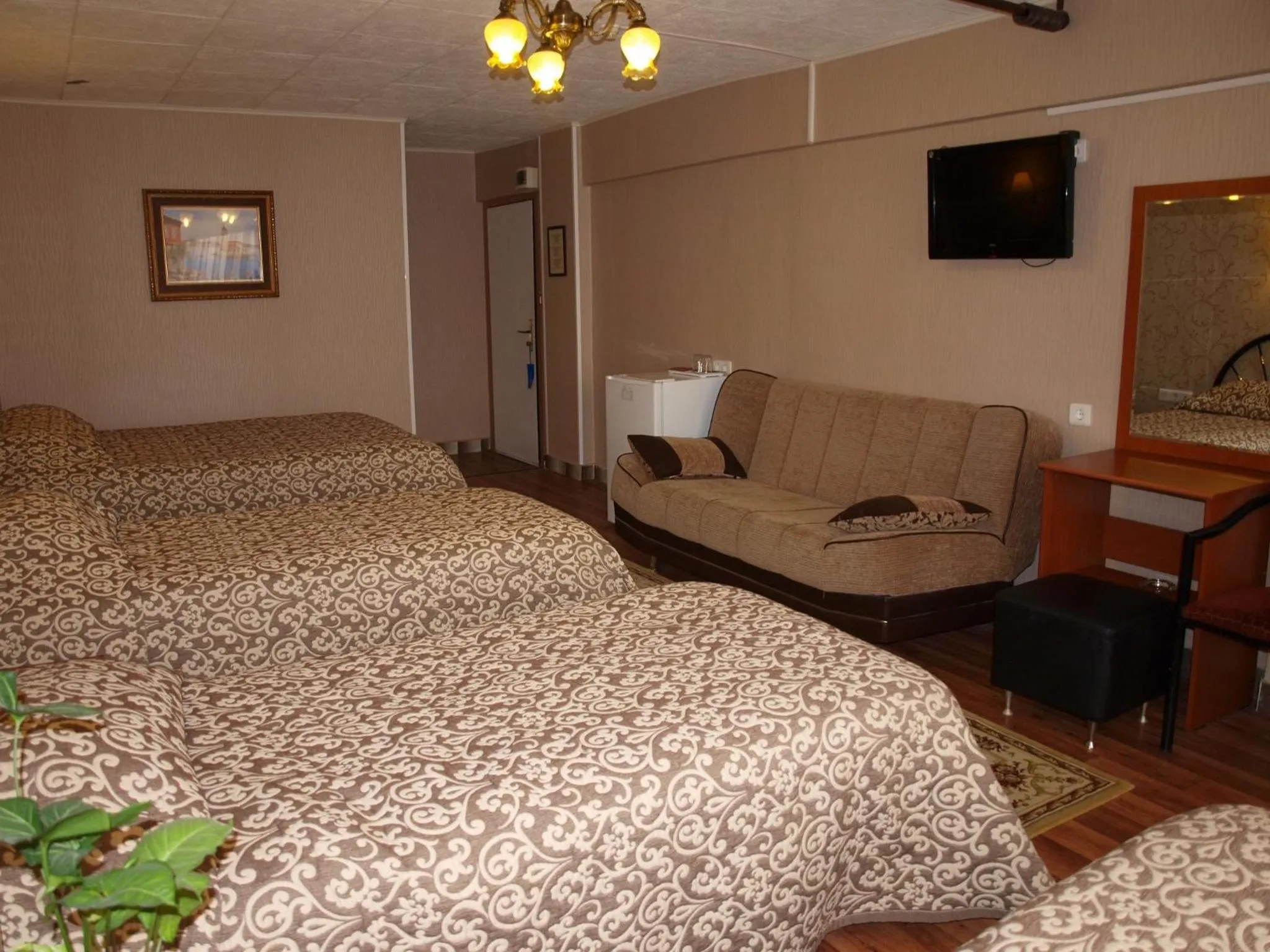 Photo of the whole room, Bed in Hotel Nezih Istanbul