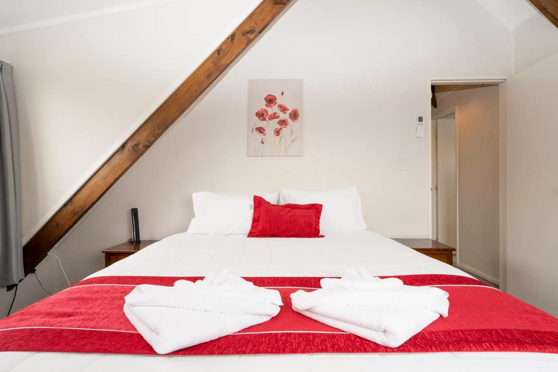 Bed in Tudor Park Motel Spacious with kitchens 1 minute walk to restaurant and shopping centre and Gisborne Hospital