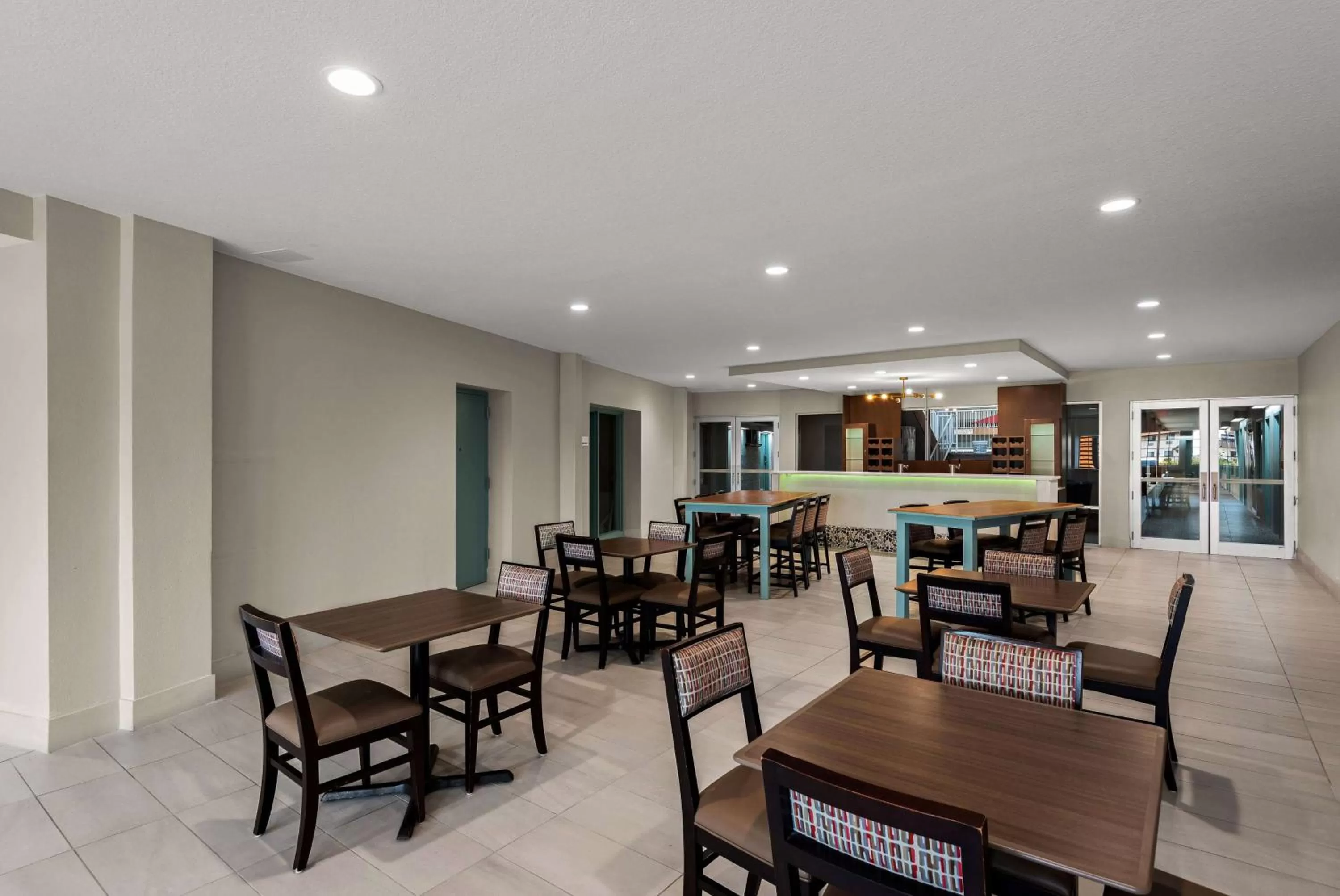 Restaurant/places to eat in Wyndham Garden Ankeny