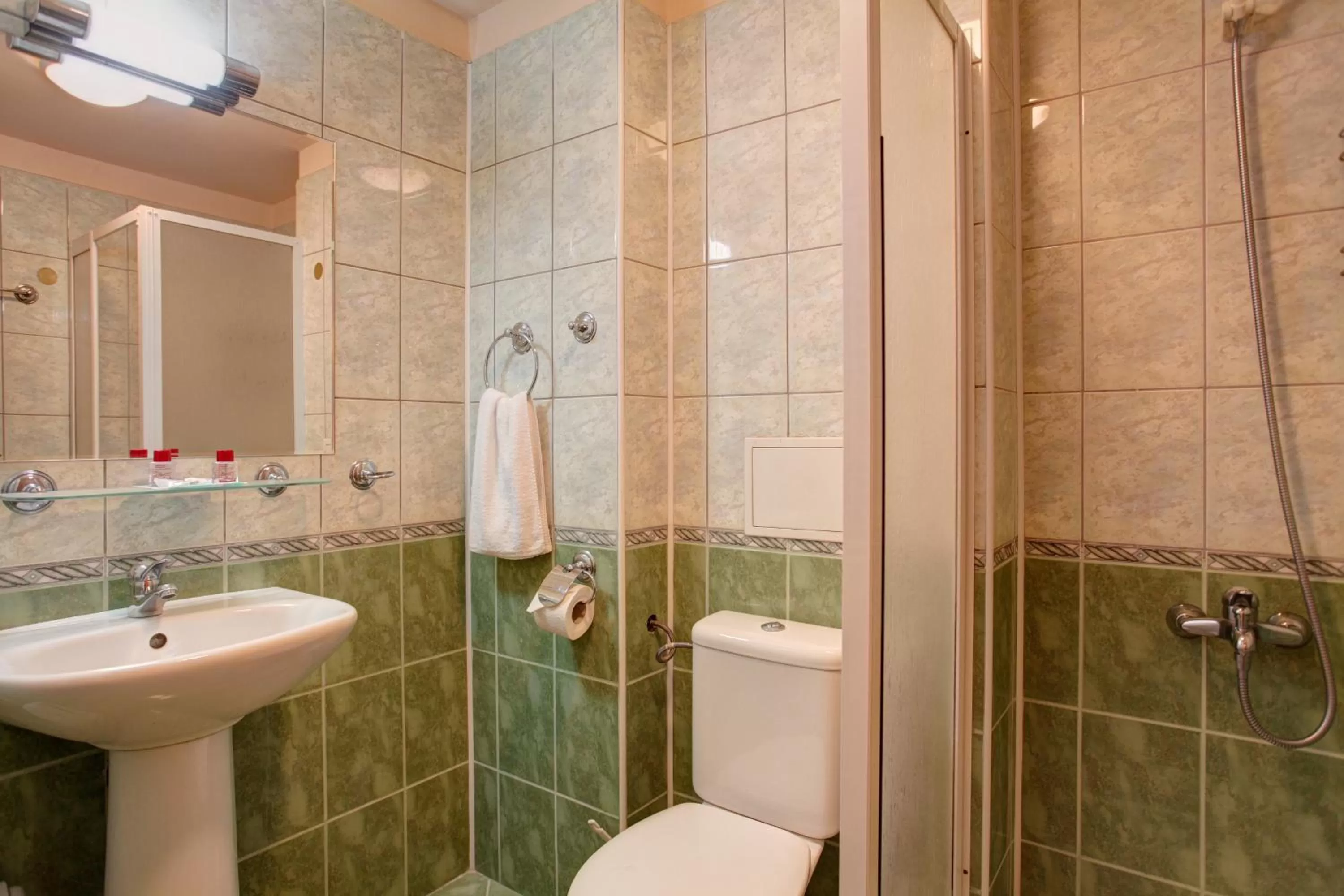 Bathroom in Central Plaza Hotel