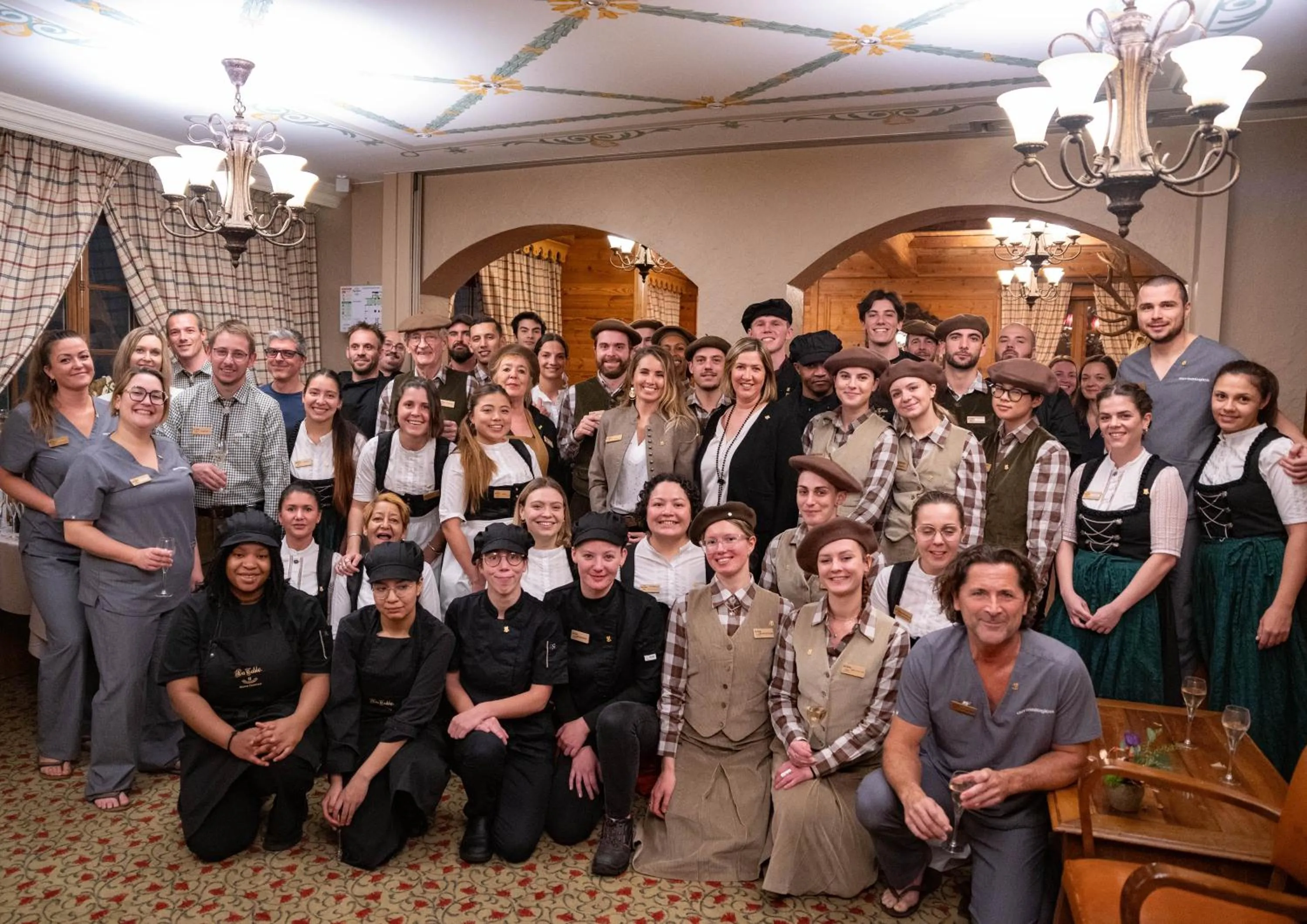 Property logo or sign in Hôtel Alpen Ruitor