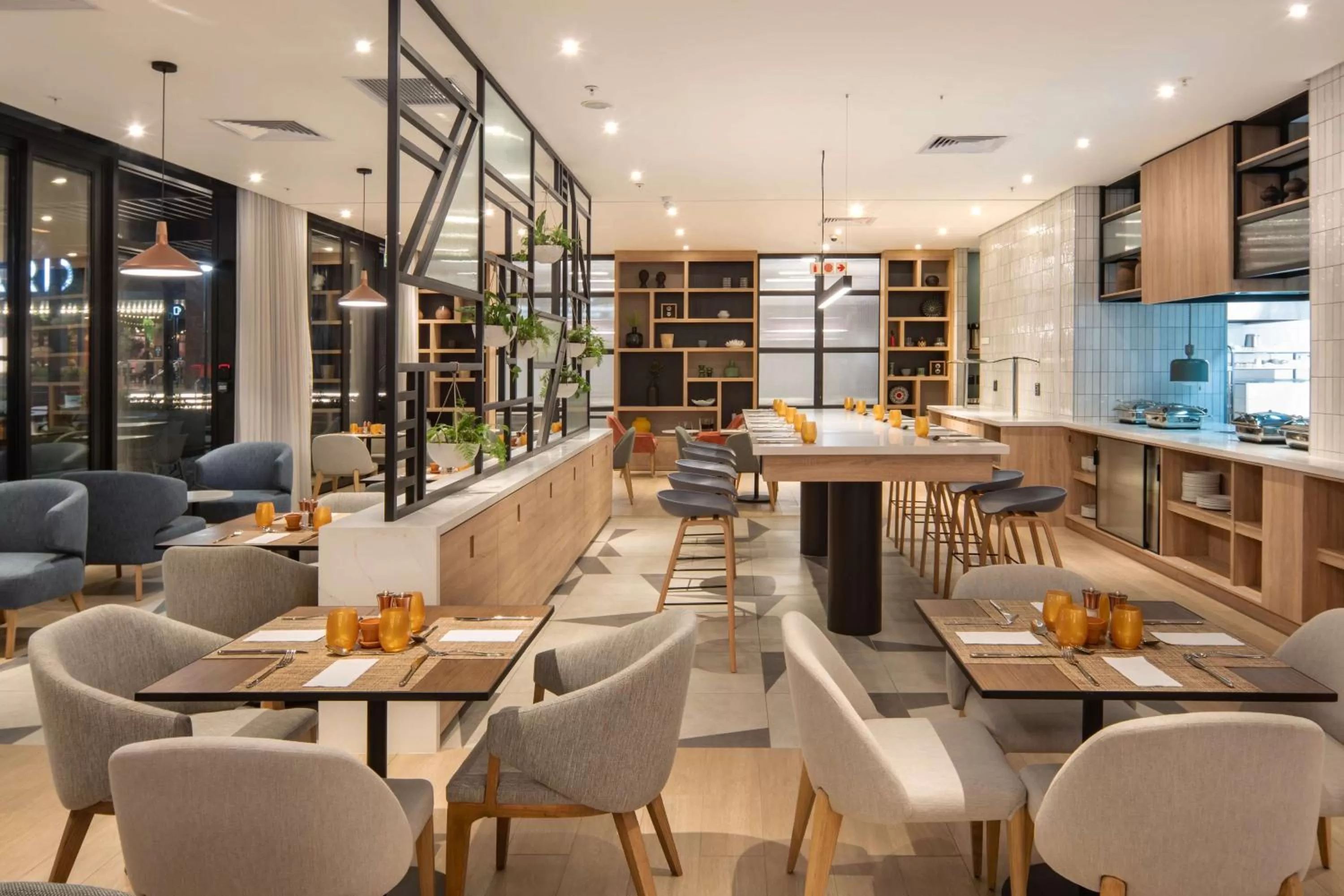 Restaurant/places to eat in Hilton Garden Inn Umhlanga Arch