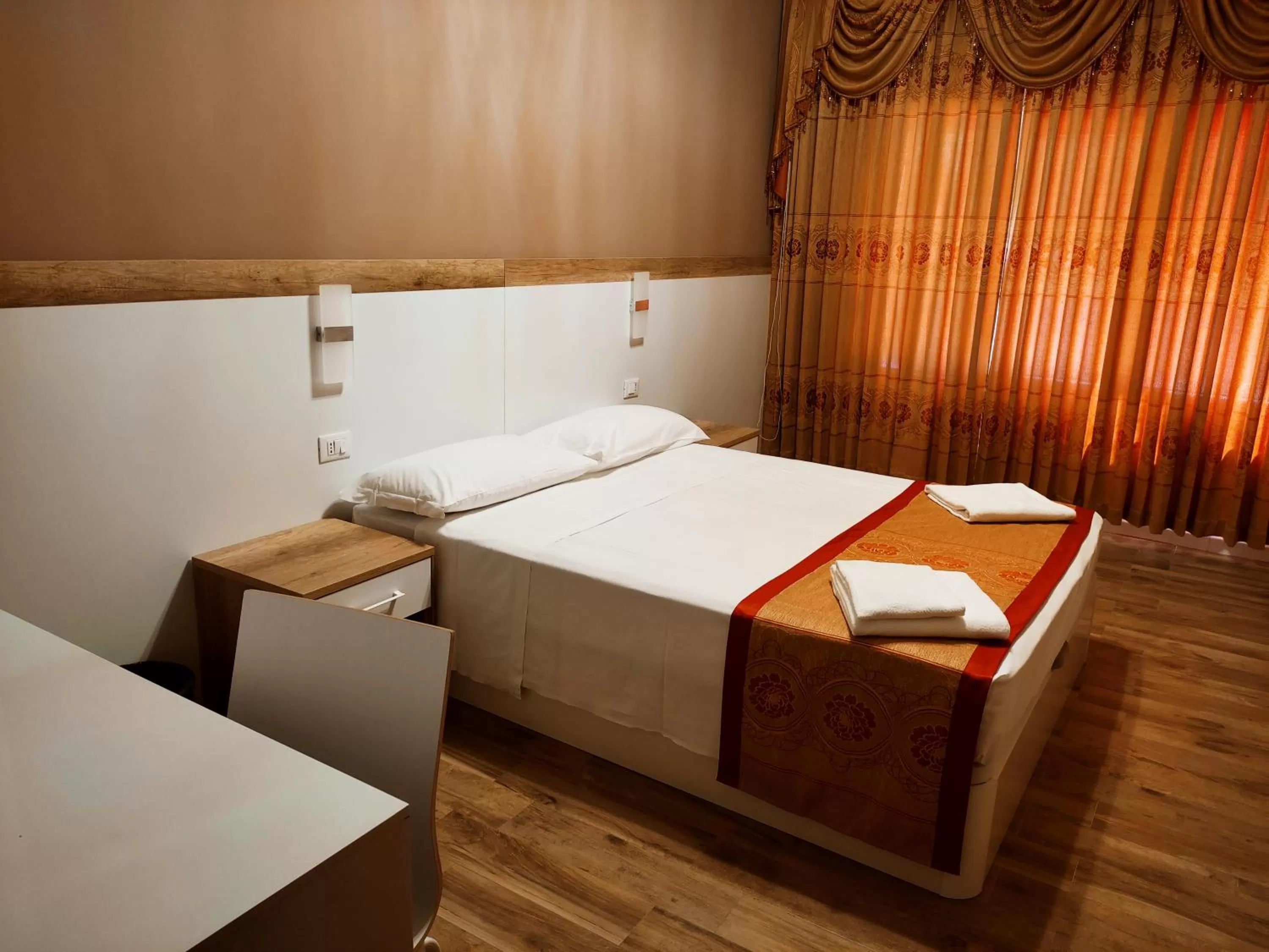 Bed in Hotel Venice Tour