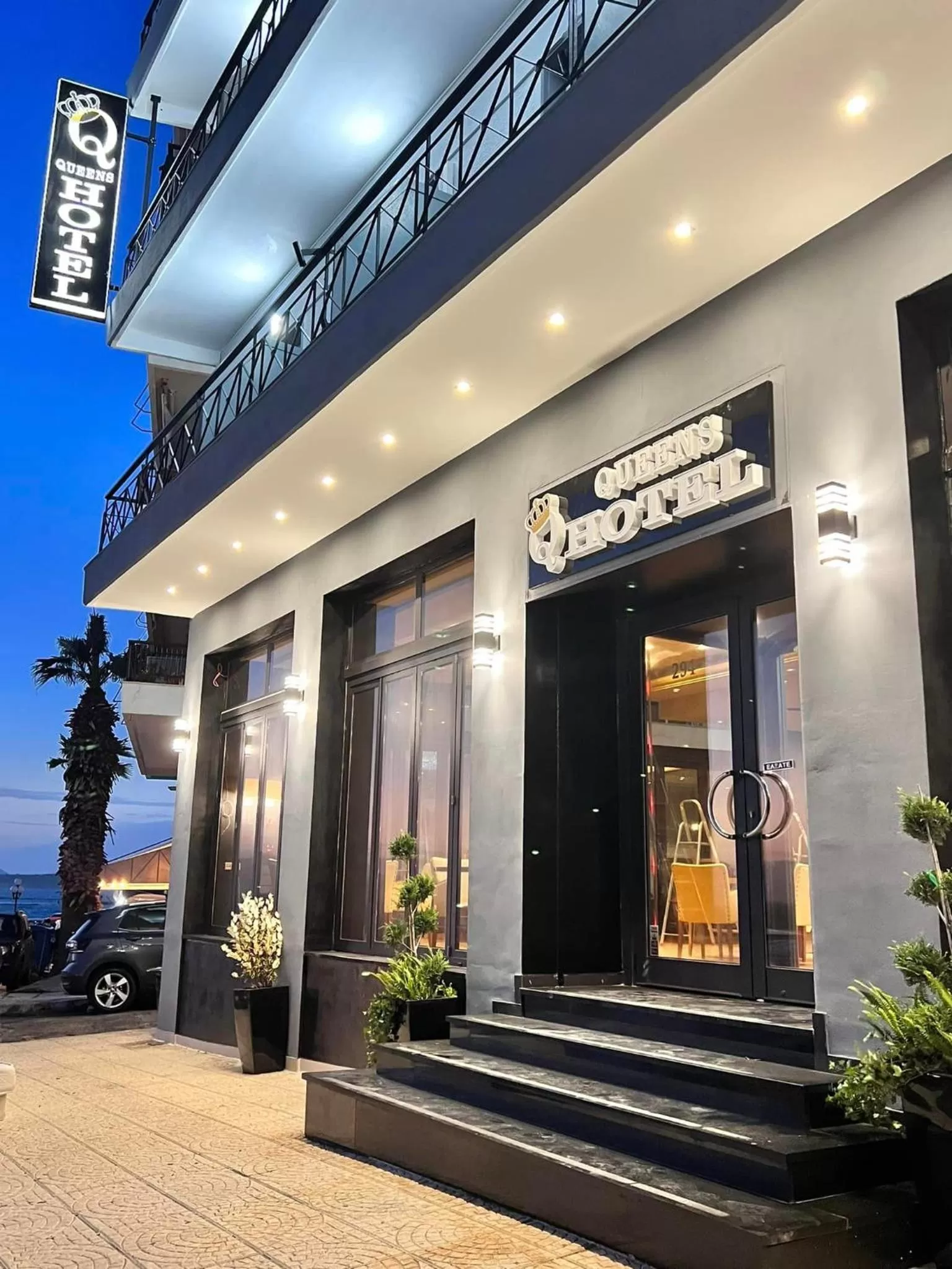 Property building in Queens Leriotis Hotel