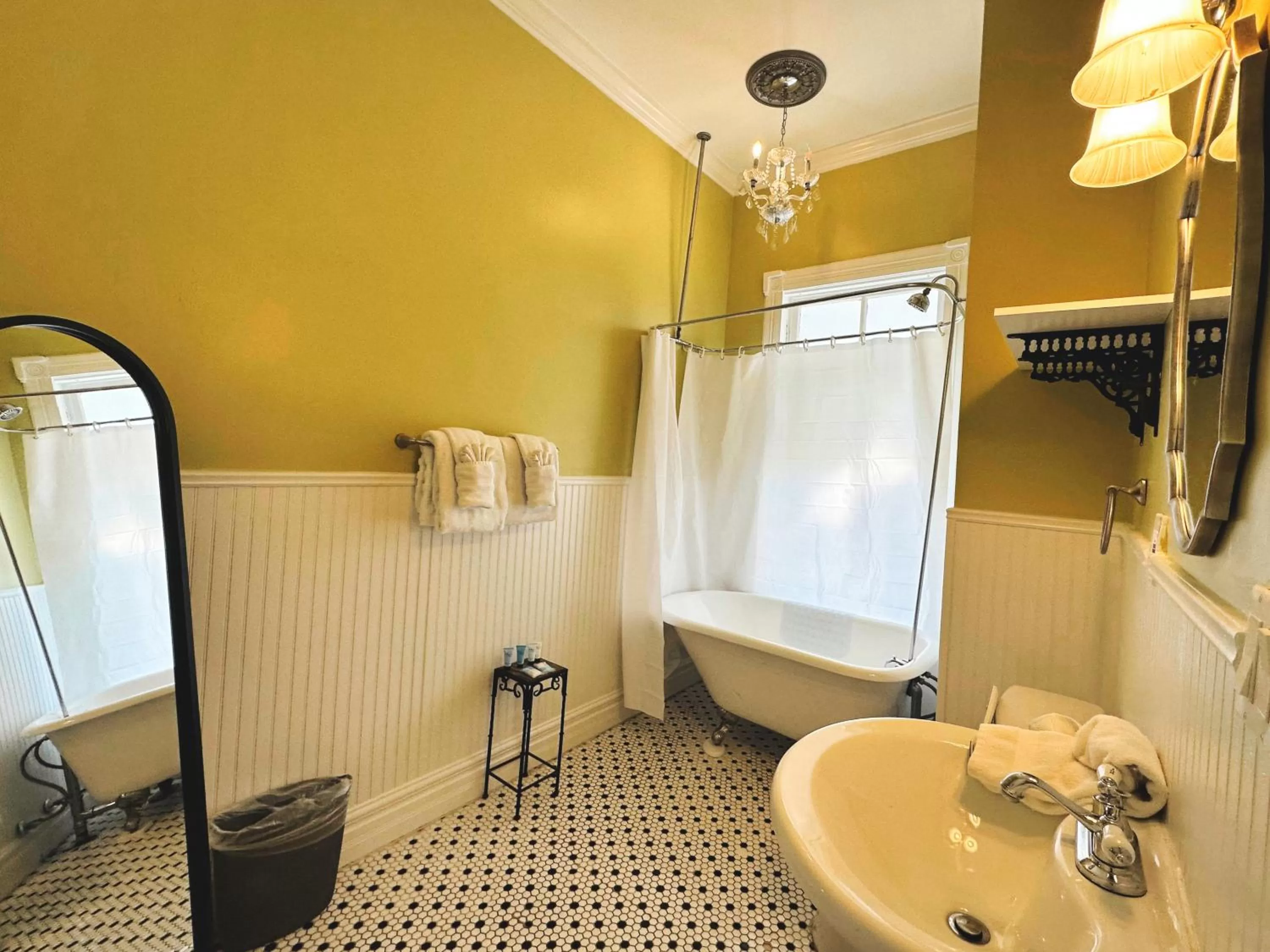 Toilet in The Mansion on 17th, formerly Schaefer Haus