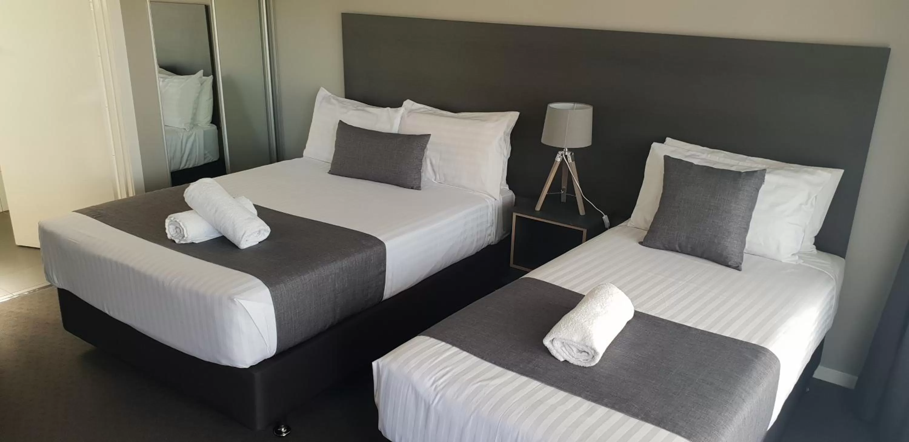 Bed in Beachway Motel