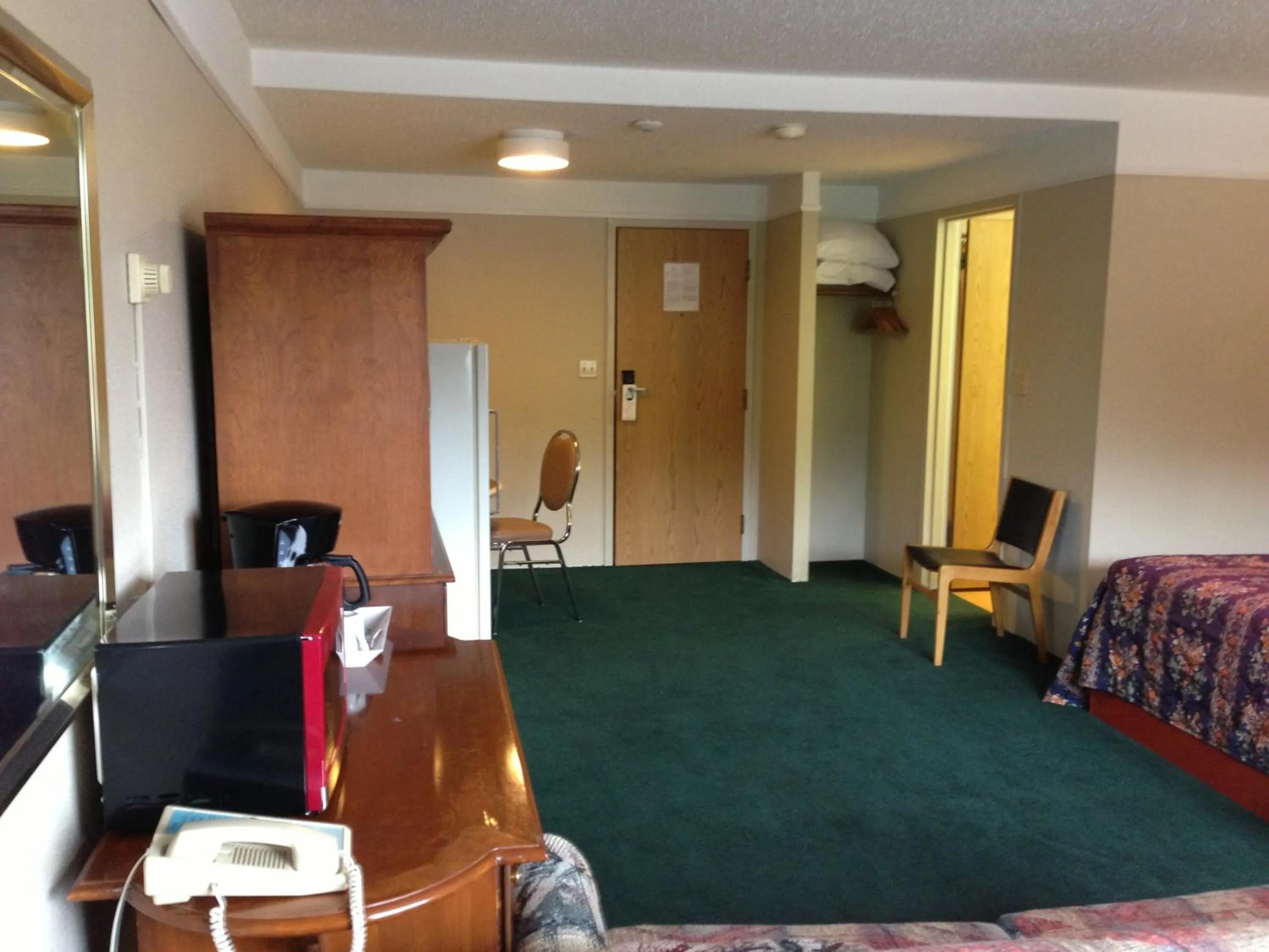 Photo of the whole room in Moby Dick Inn