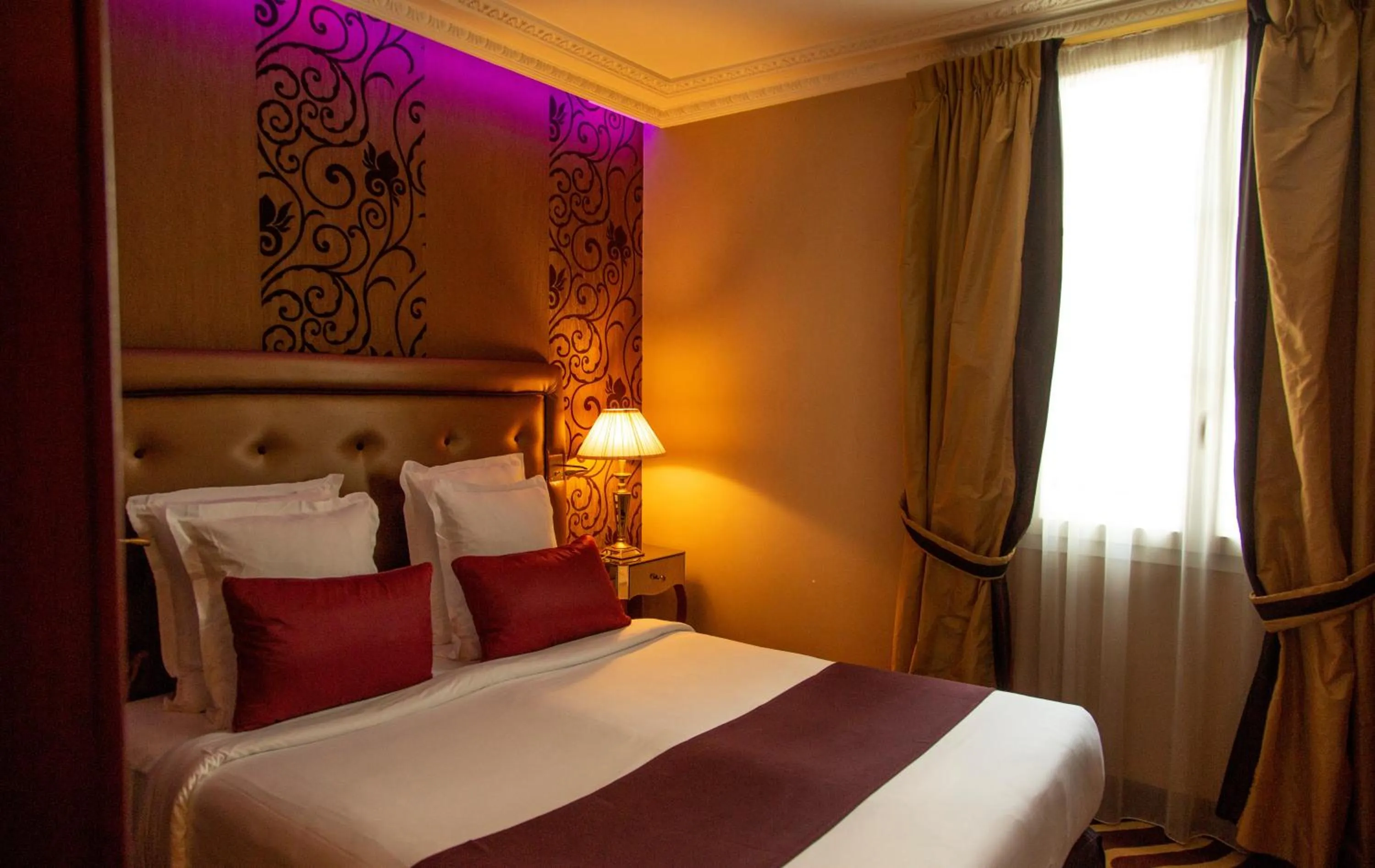 Bed in Hotel Du Beaumont