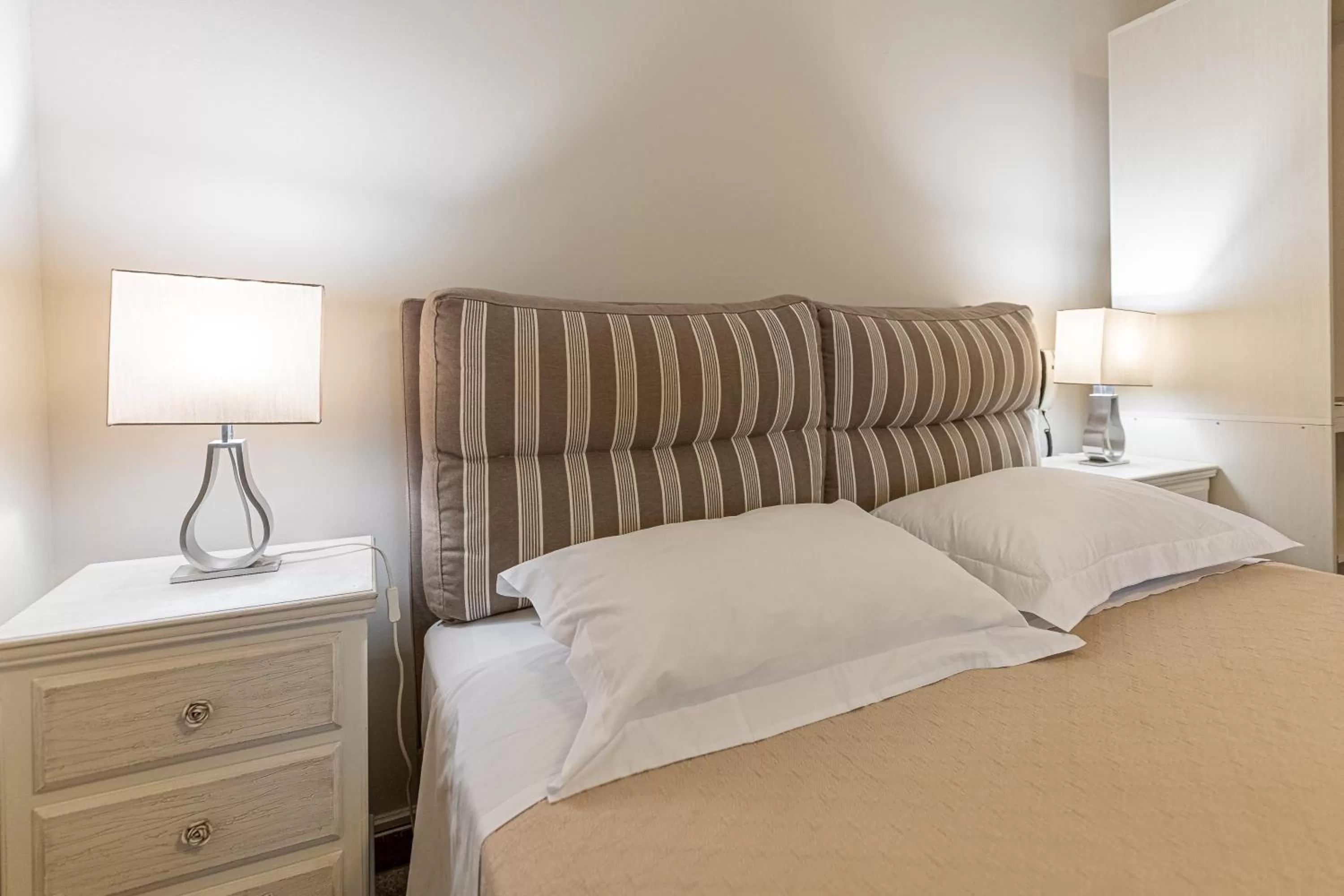 Bed in Apartments Tina FREE transfer from-to the airport