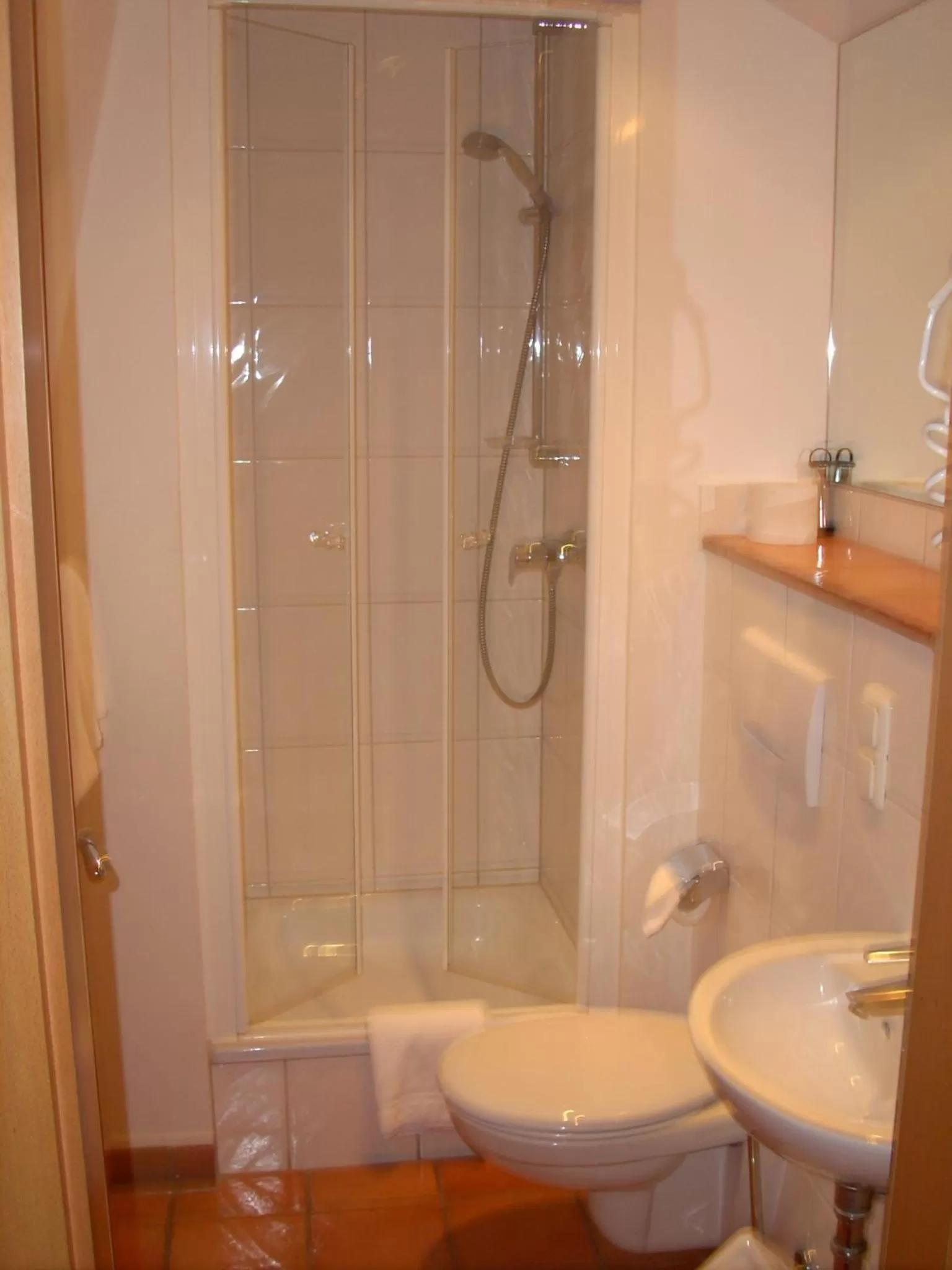 Bathroom in Hotel Erbenhof