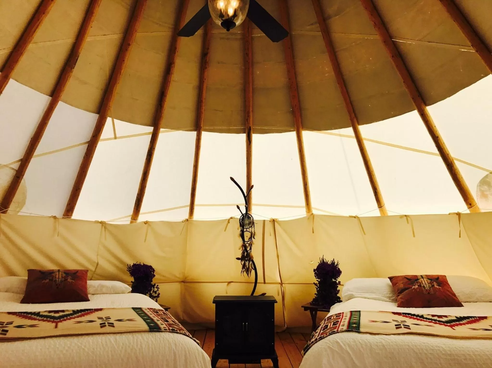 Bed in Olancha RV Park and Motel