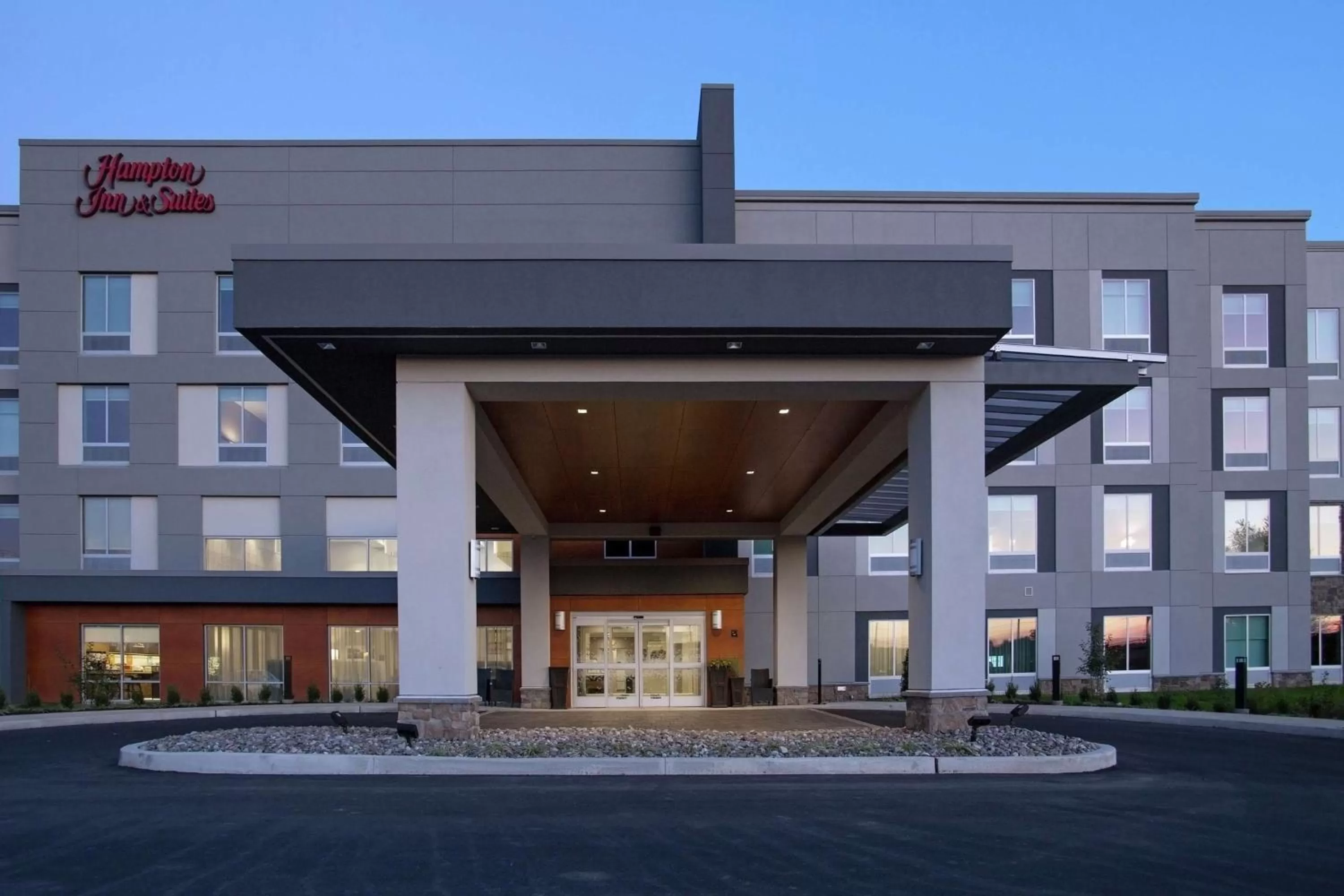 Property building in Hampton Inn & Suites Kutztown, Pa