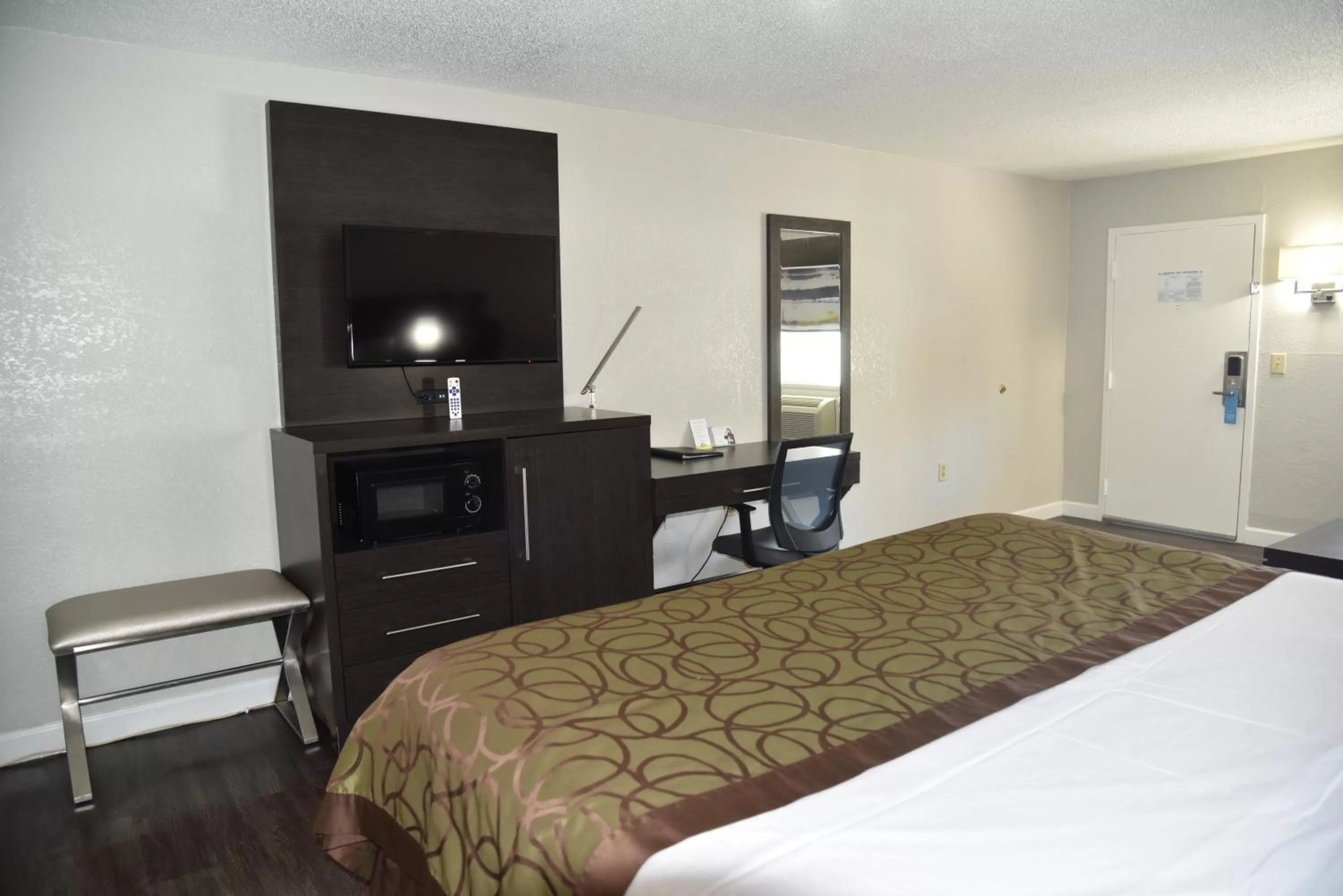 Bed in Days Inn by Wyndham Goose Creek