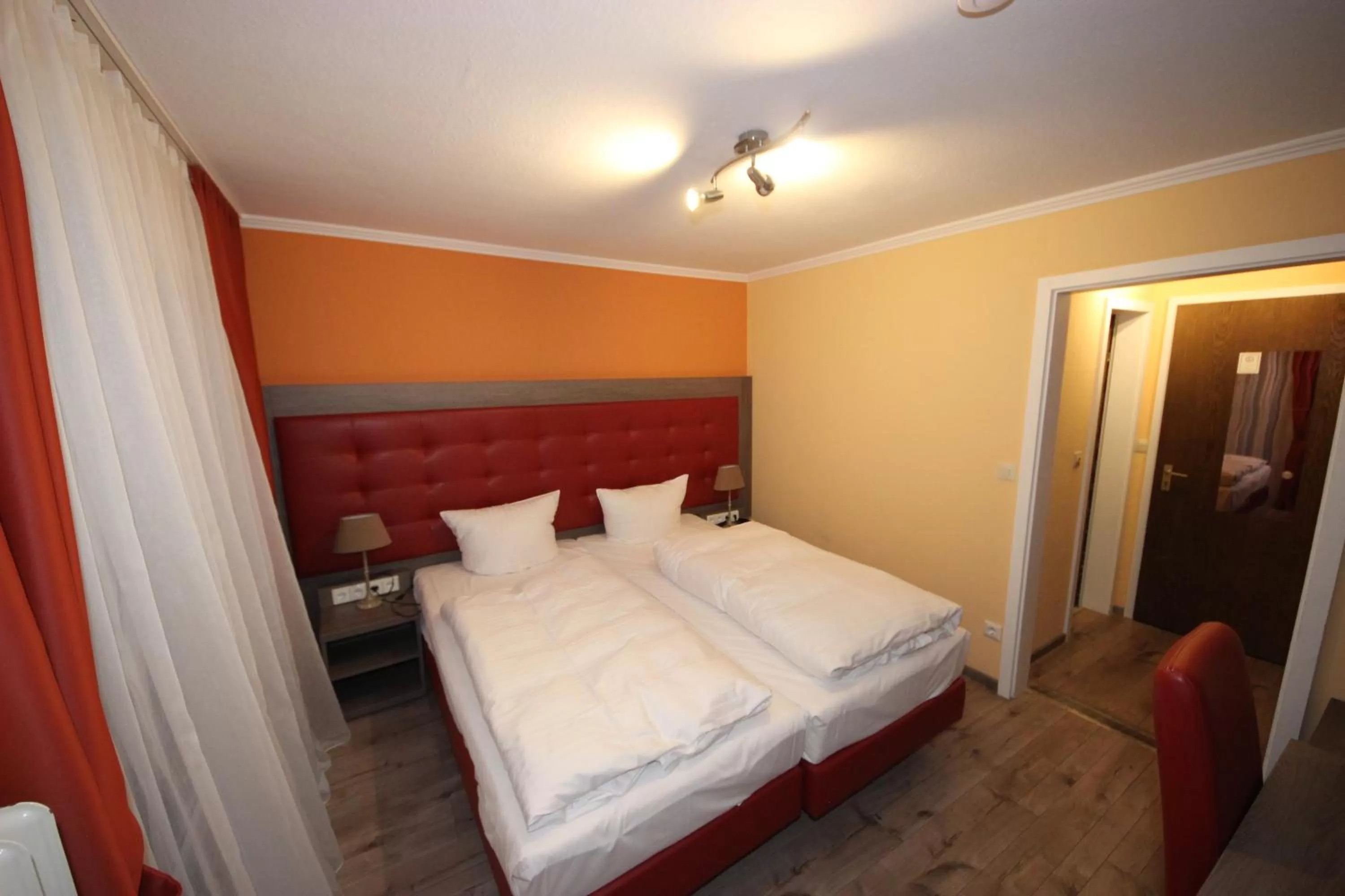 hair dresser, Bed in Hotel Waldblick