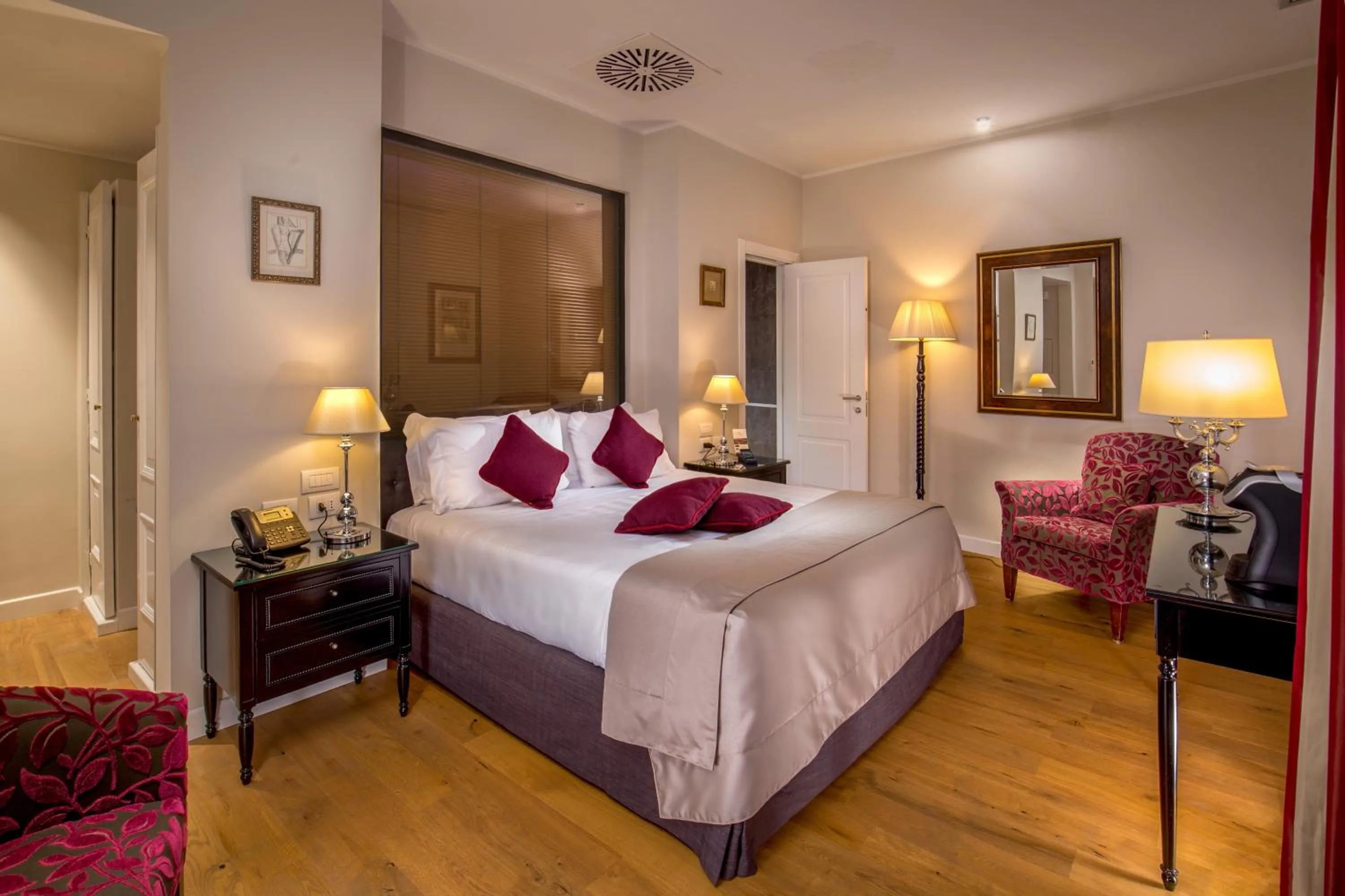 TV and multimedia, Bed in Hotel Monte Cenci