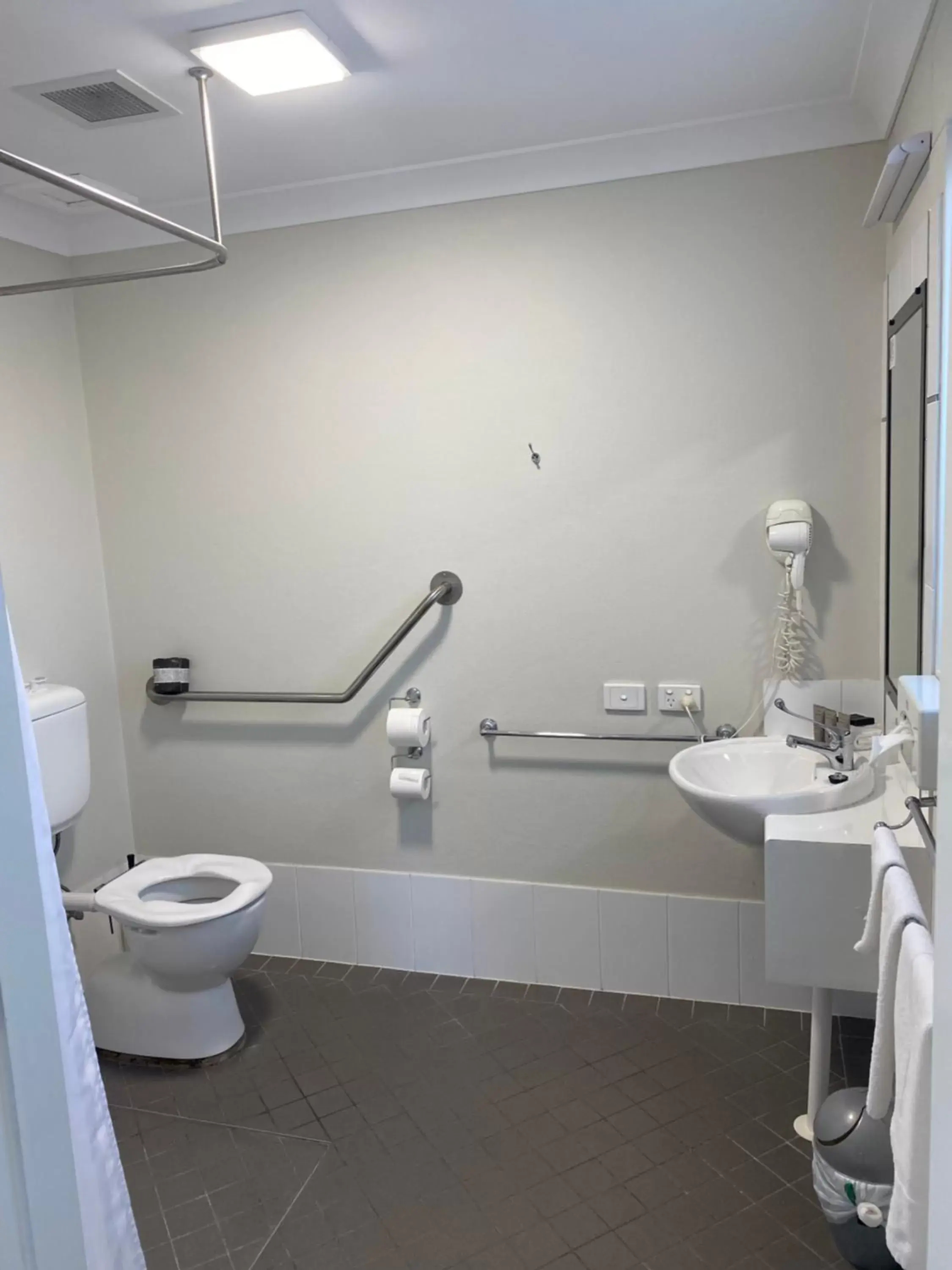 Deluxe Twin Room in Maitland City Motel Deluxe Twin Room in Maitland City Motel