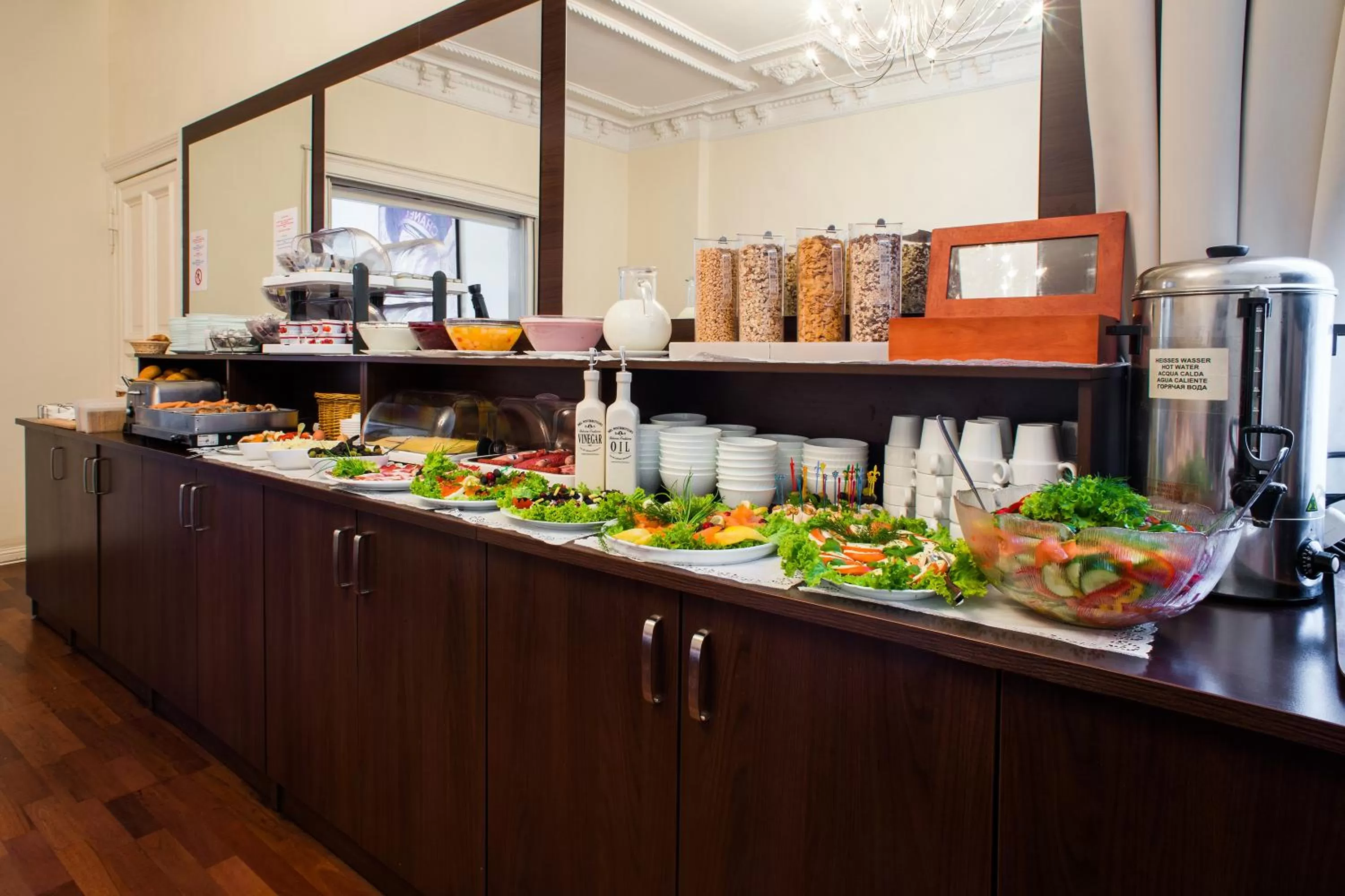 Food in Upper Room Hotel Kurfürstendamm