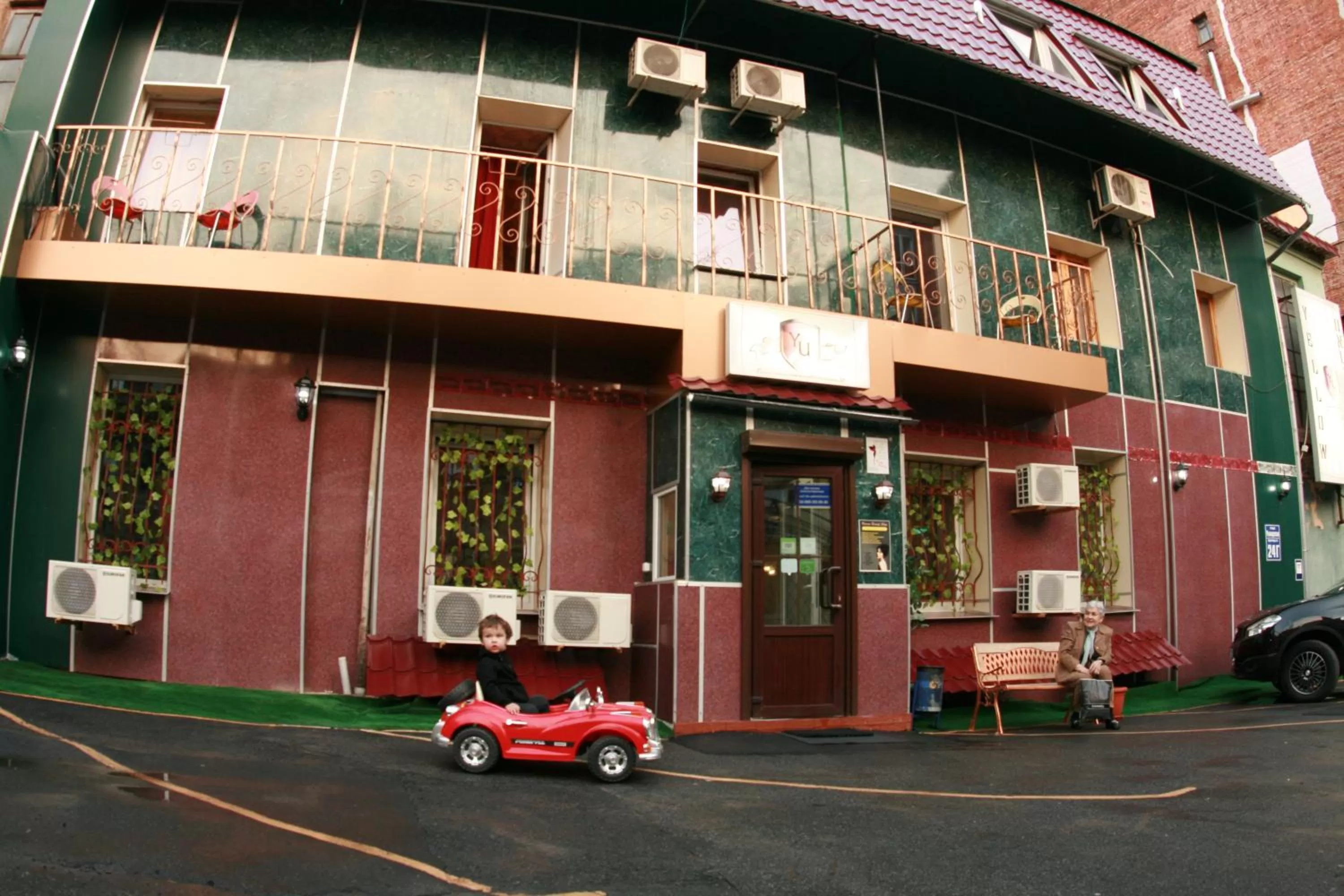 Property building in YELLOW UNLIMITED HOTEL 4