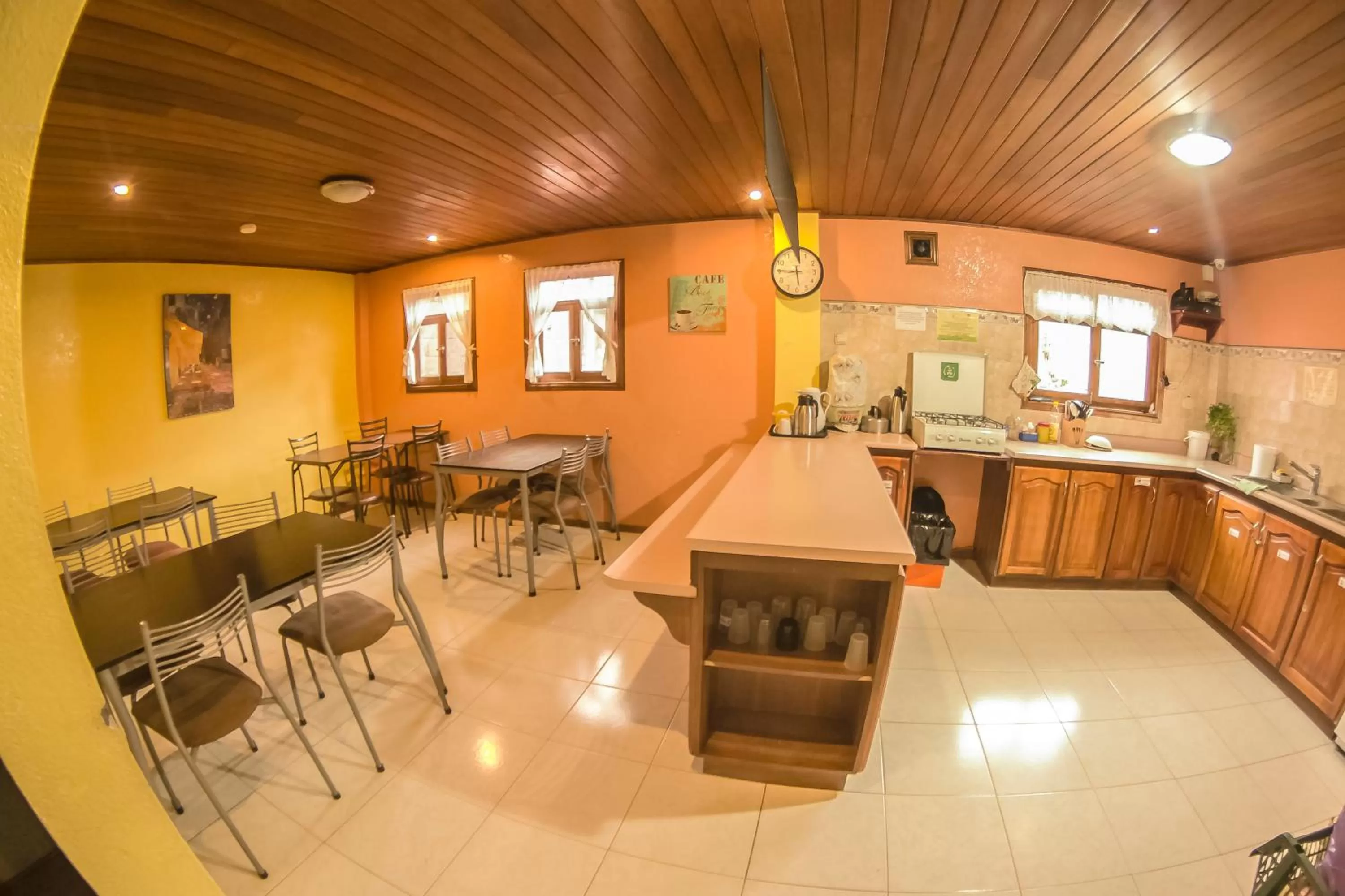 Food and drinks in La Casa del Molino Blanco B&B