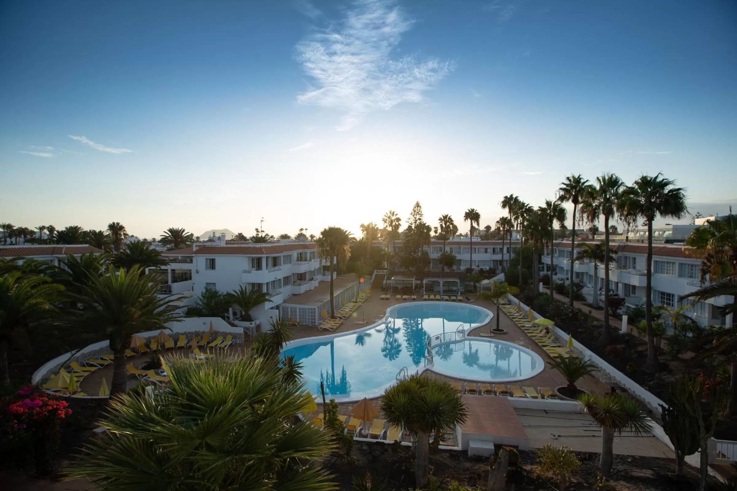 Pool view in Fuentepark Apartments
