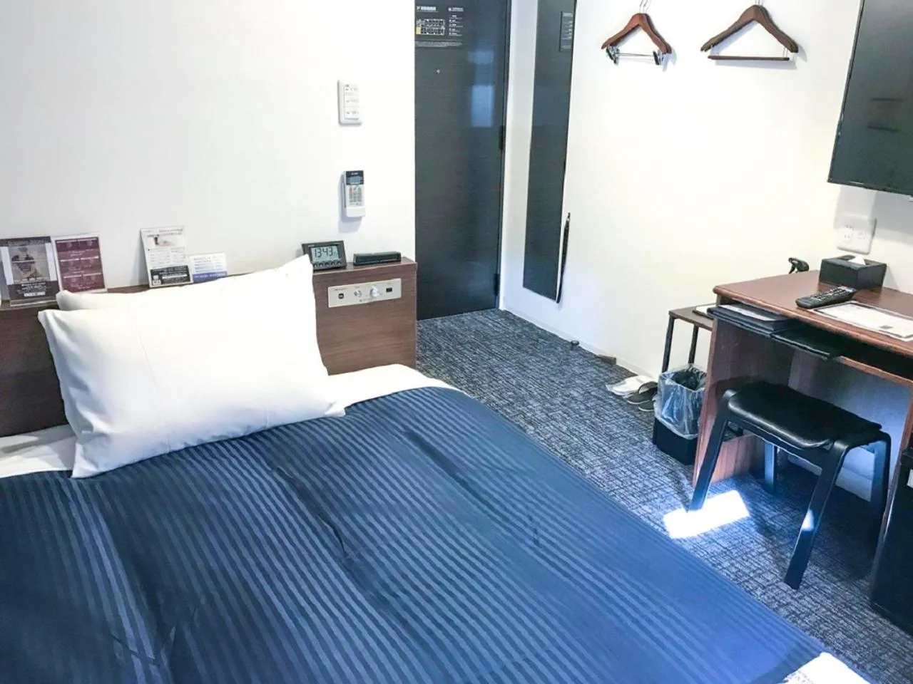 Bed in HOTEL LiVEMAX Shinjuku Kabukicho-Meijidori