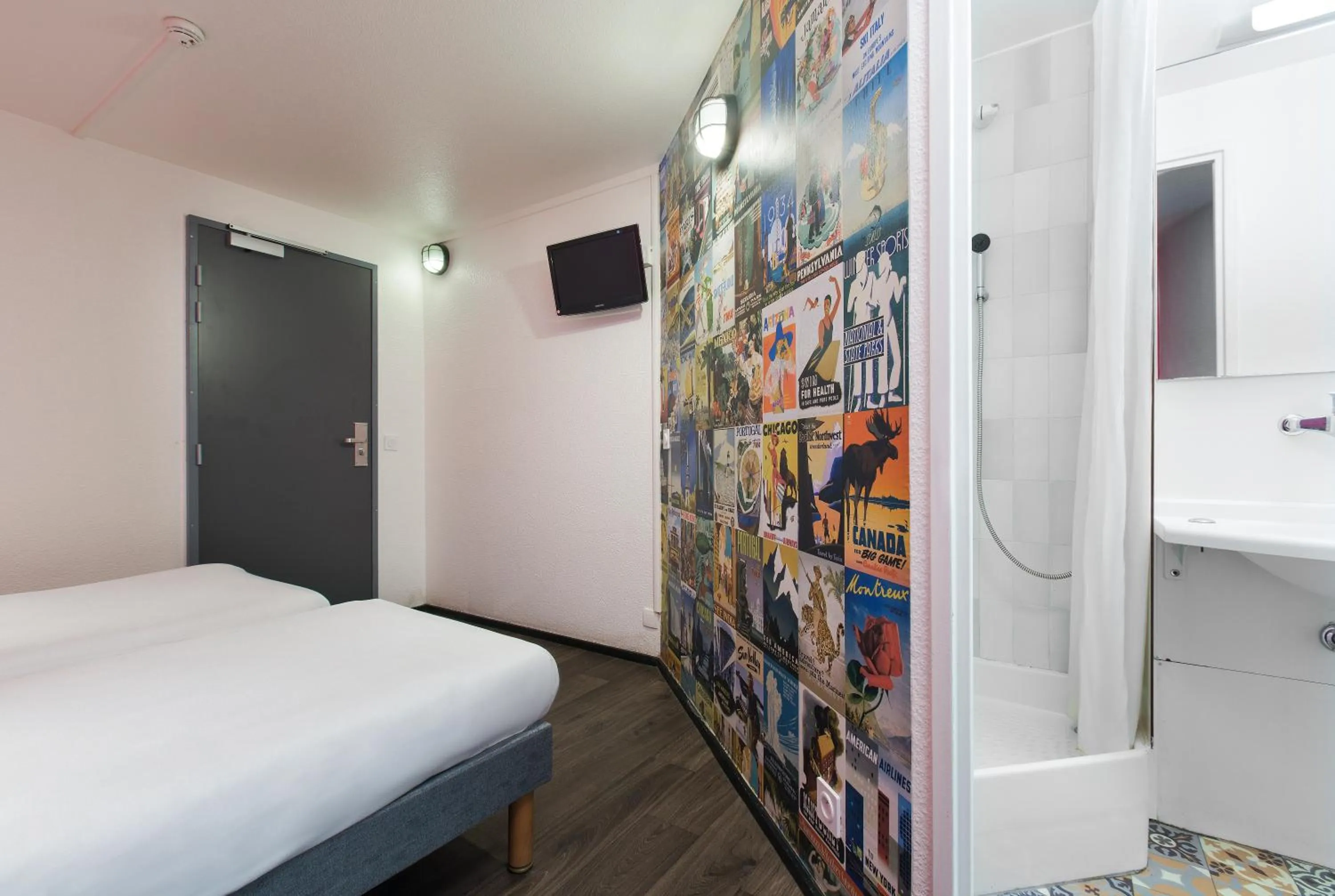 Bedroom, Bed in hotelF1 Cergy